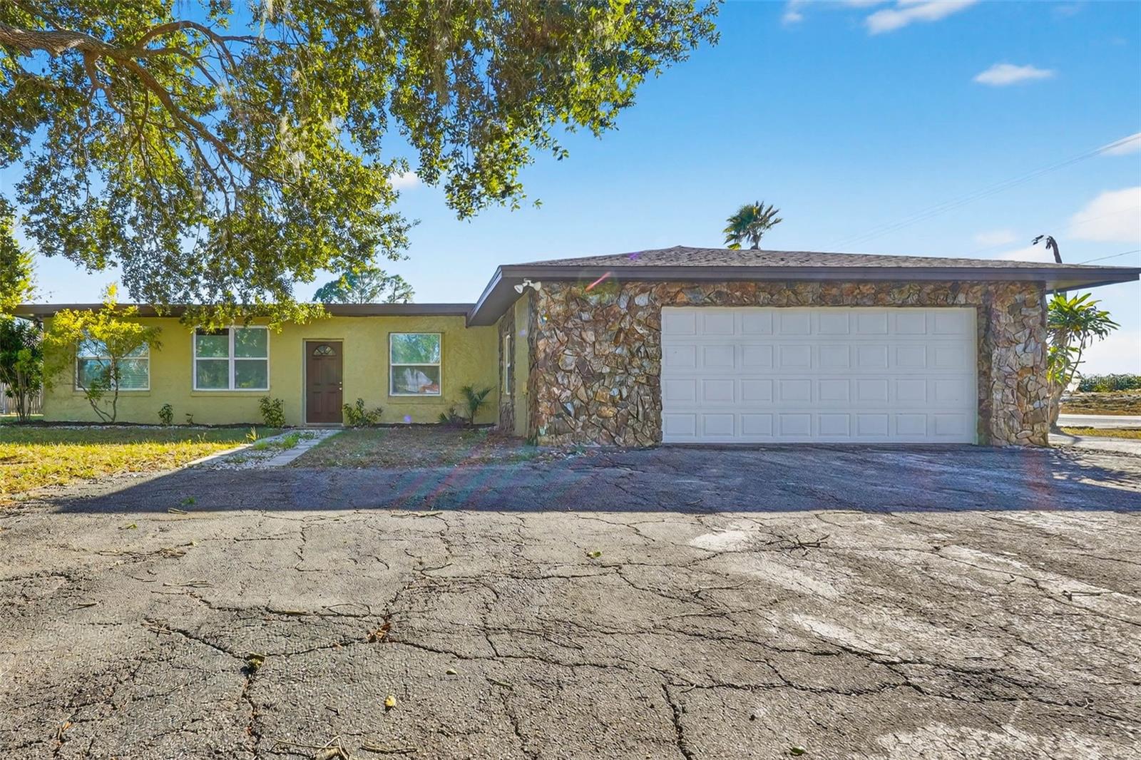 Details for 8812 Oakwood Drive, LAKE WALES, FL 33898