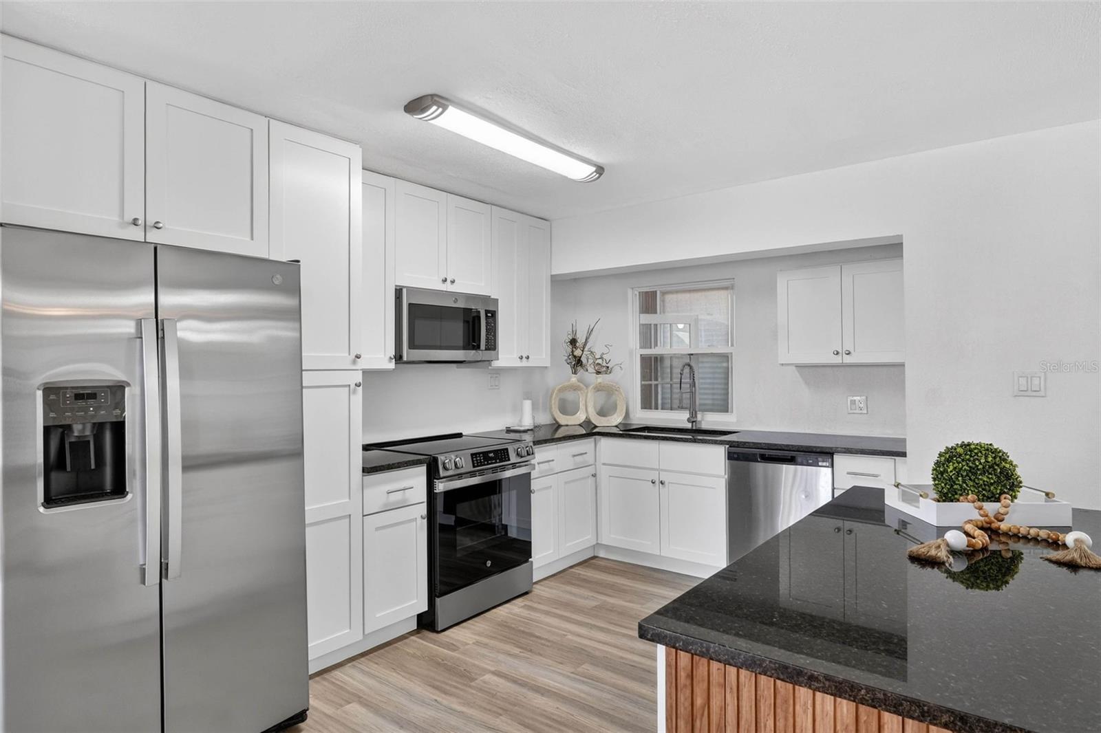 Image 10 of 57 For 8812 Oakwood Drive