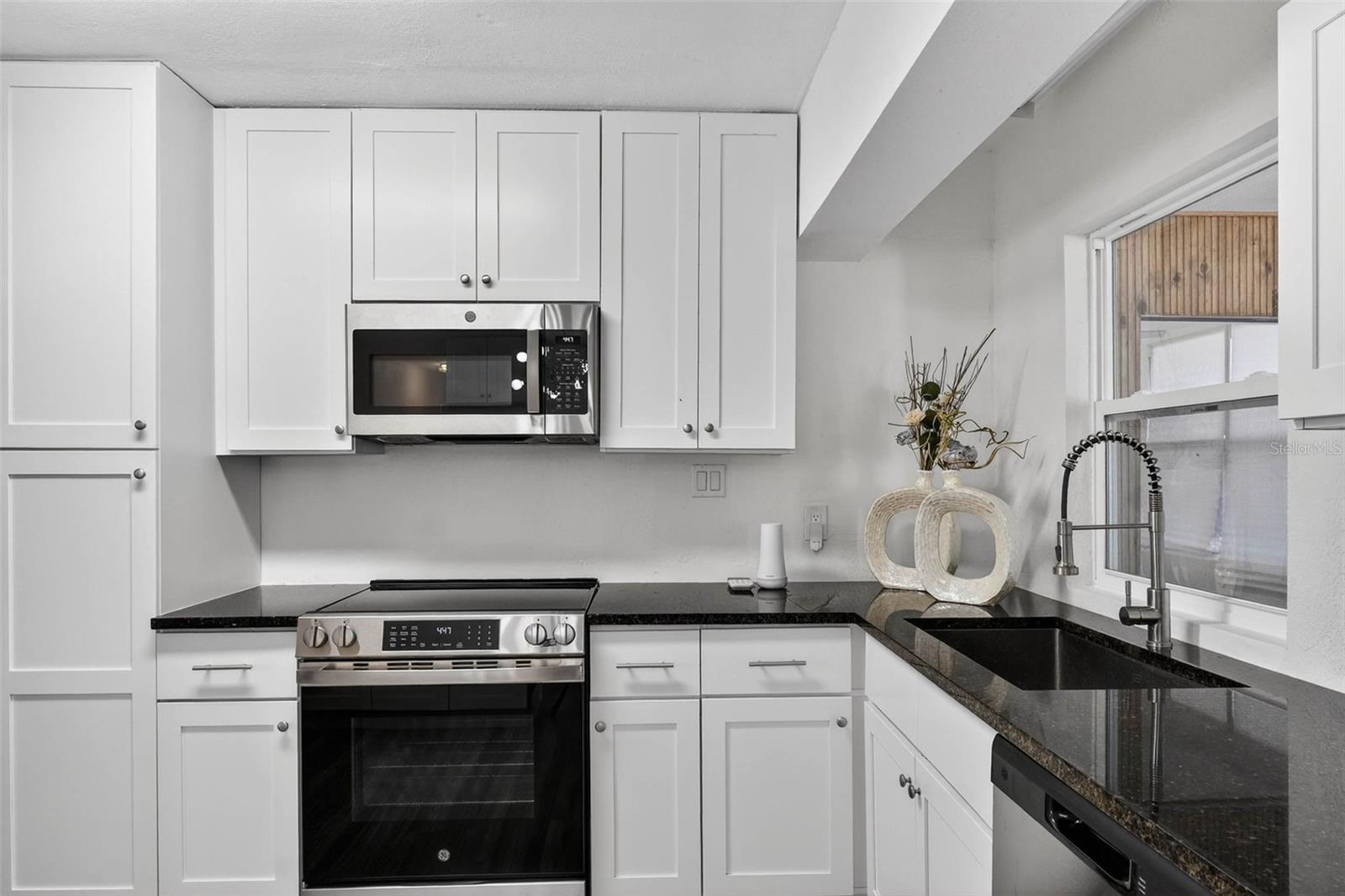 Image 11 of 57 For 8812 Oakwood Drive