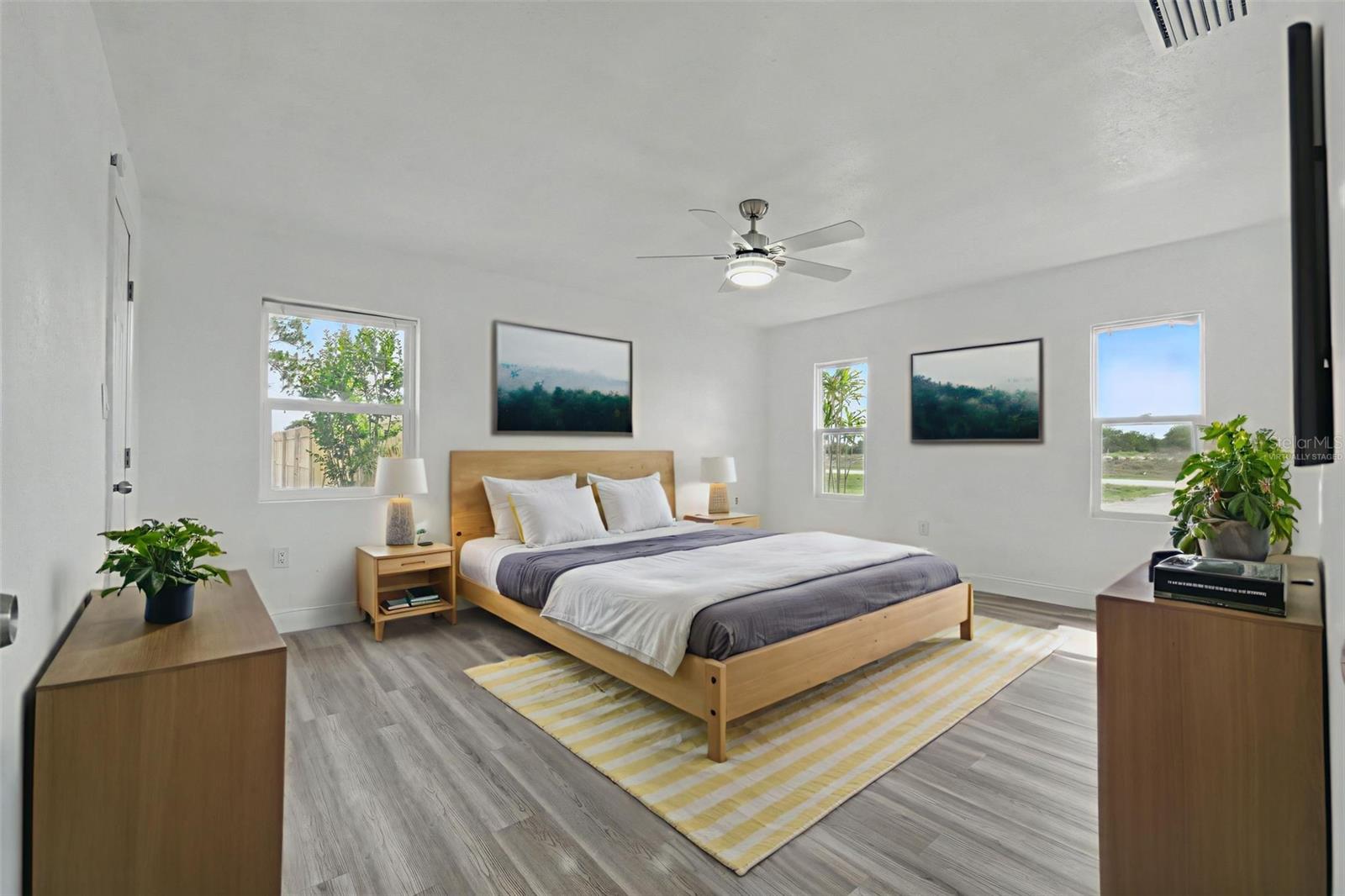 Image 32 of 57 For 8812 Oakwood Drive
