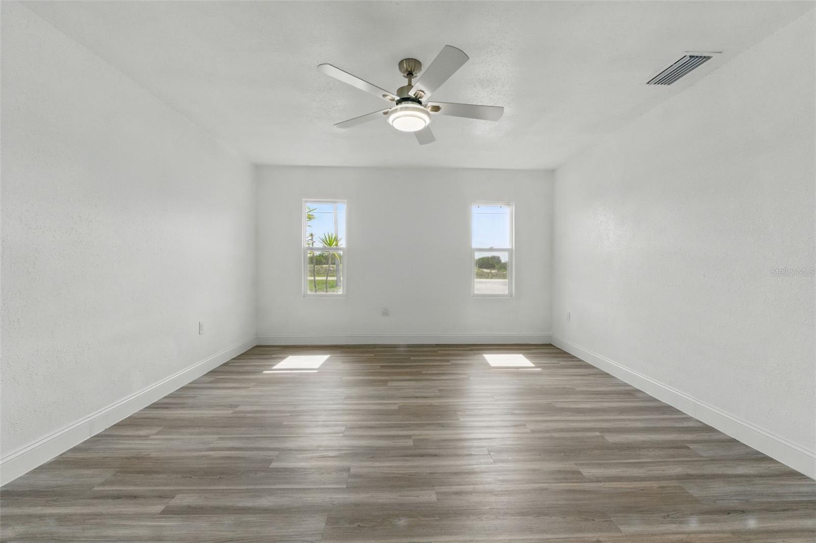Image 34 of 57 For 8812 Oakwood Drive