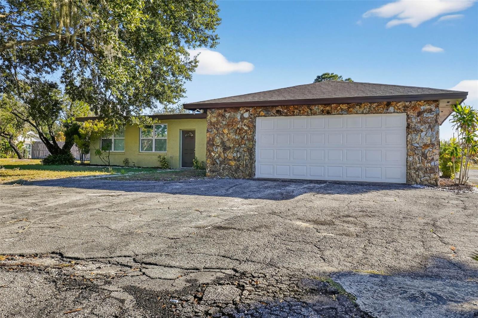 Image 49 of 57 For 8812 Oakwood Drive