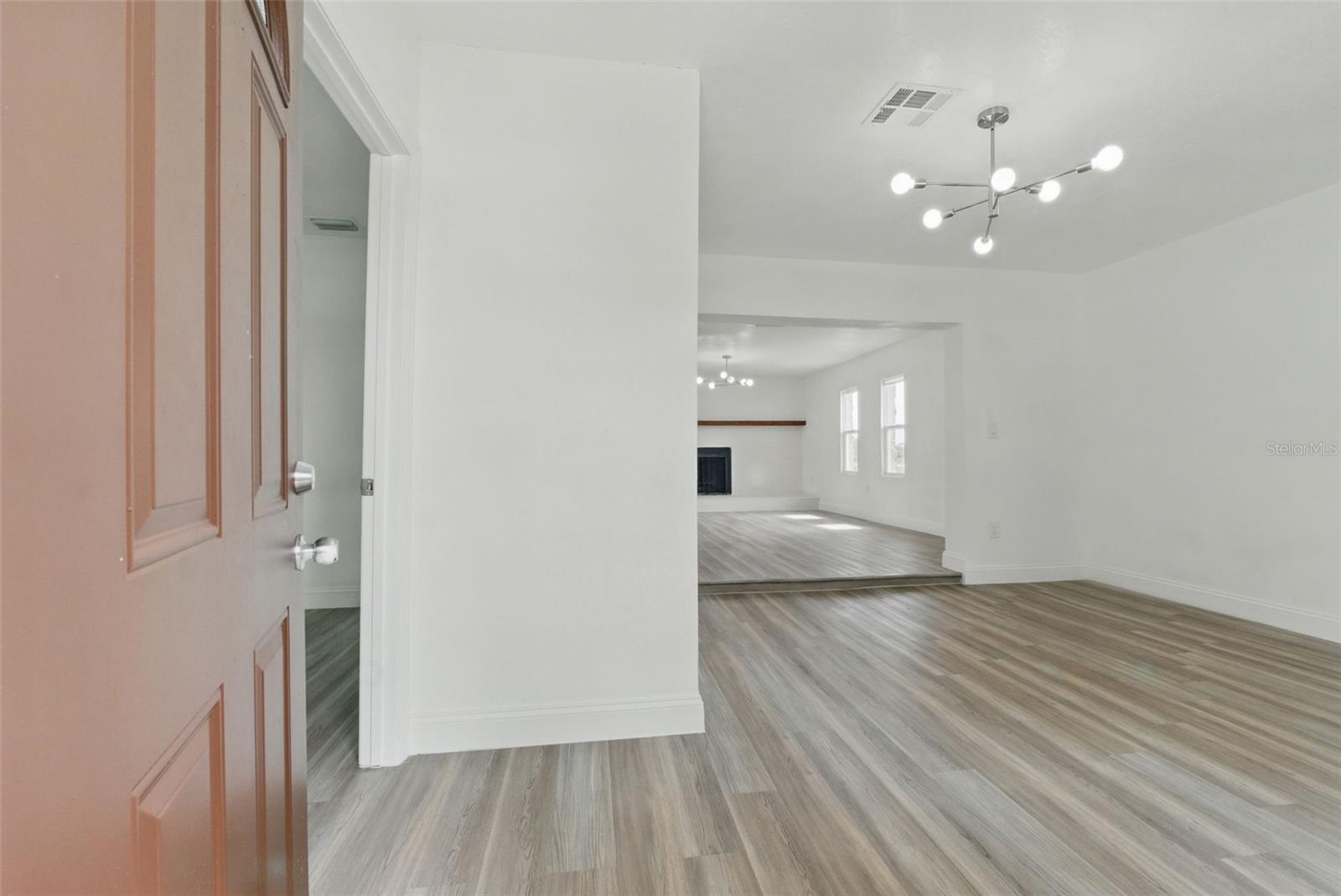 Image 6 of 57 For 8812 Oakwood Drive