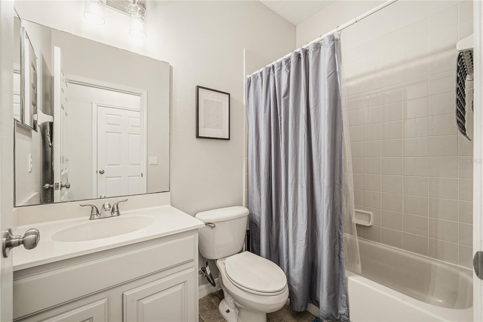 Image 21 of 42 For 107 Calabria Springs Cove