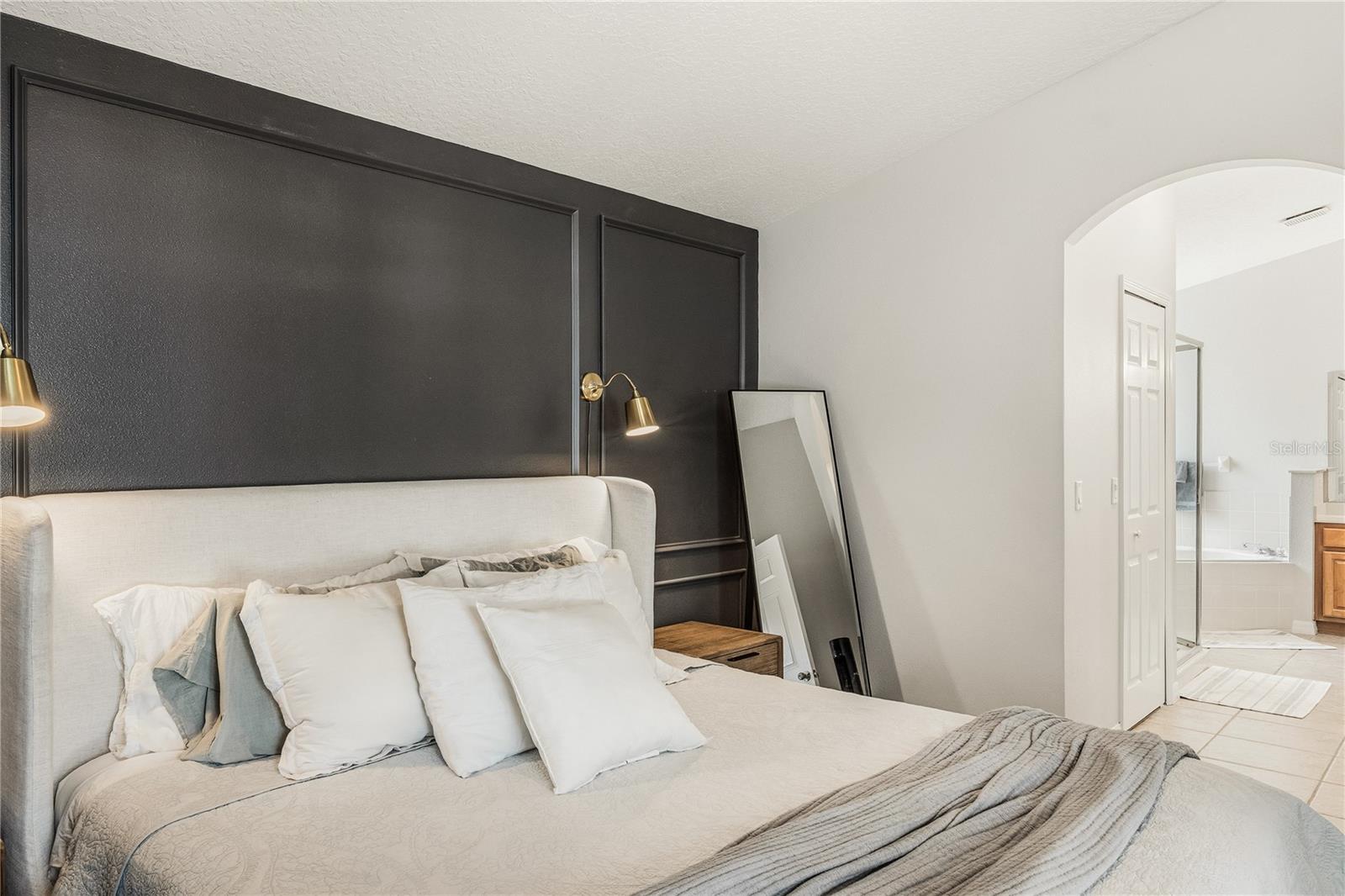 Image 25 of 42 For 107 Calabria Springs Cove