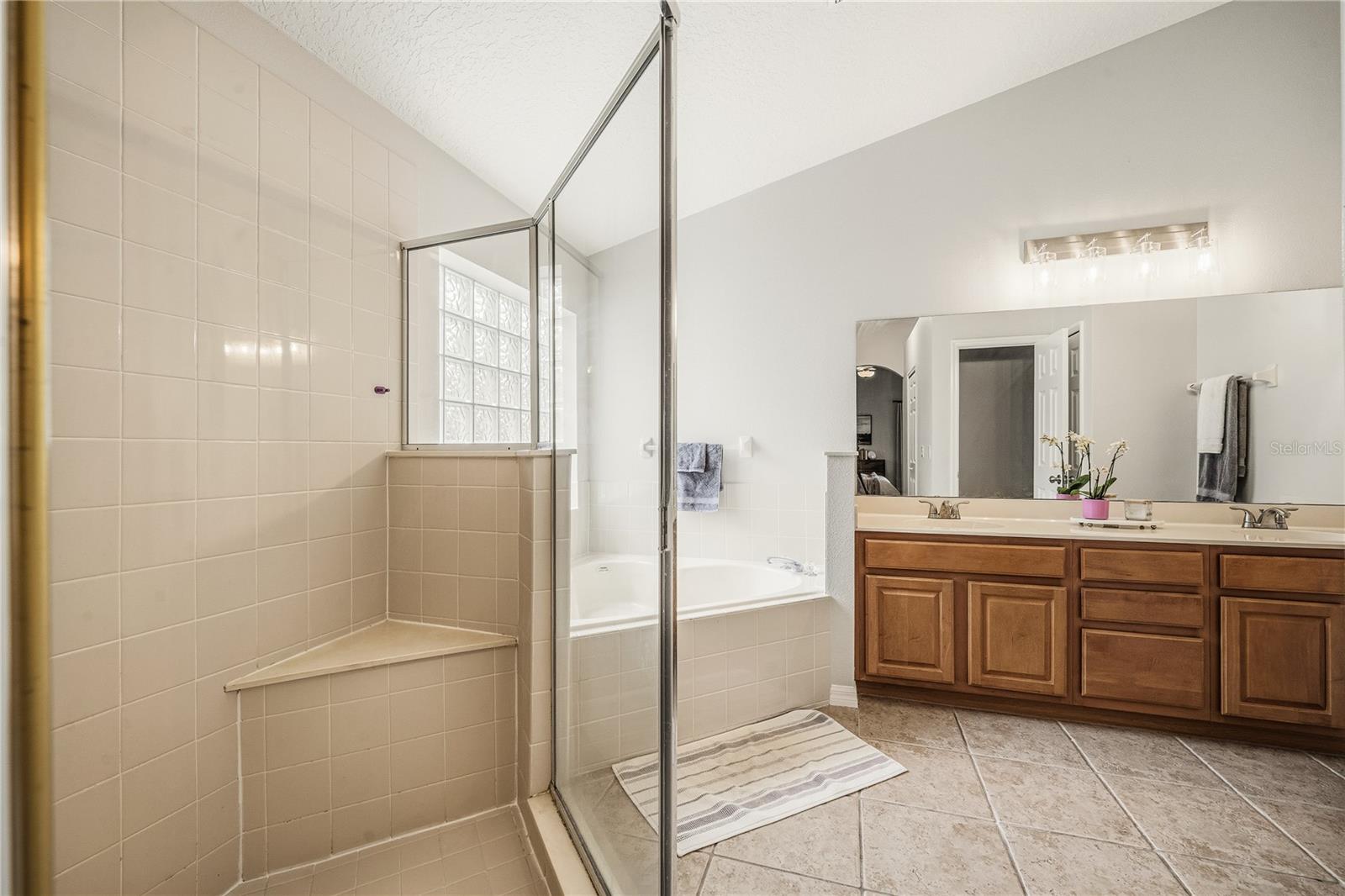 Image 27 of 42 For 107 Calabria Springs Cove