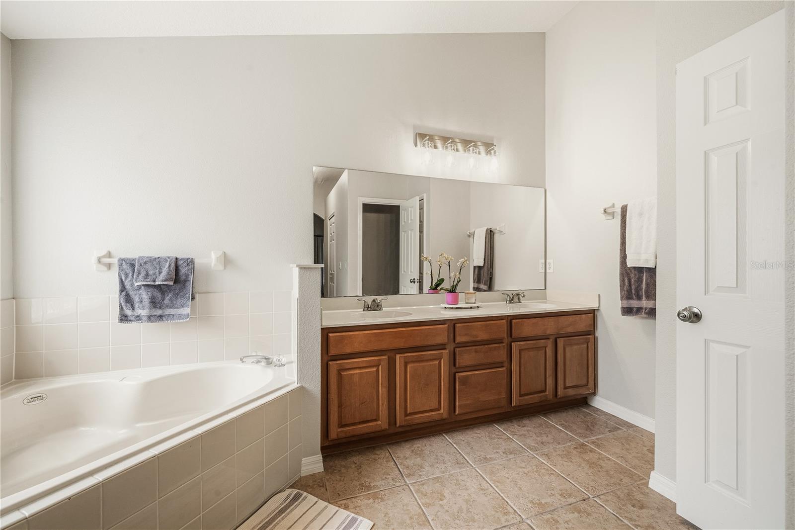 Image 28 of 42 For 107 Calabria Springs Cove