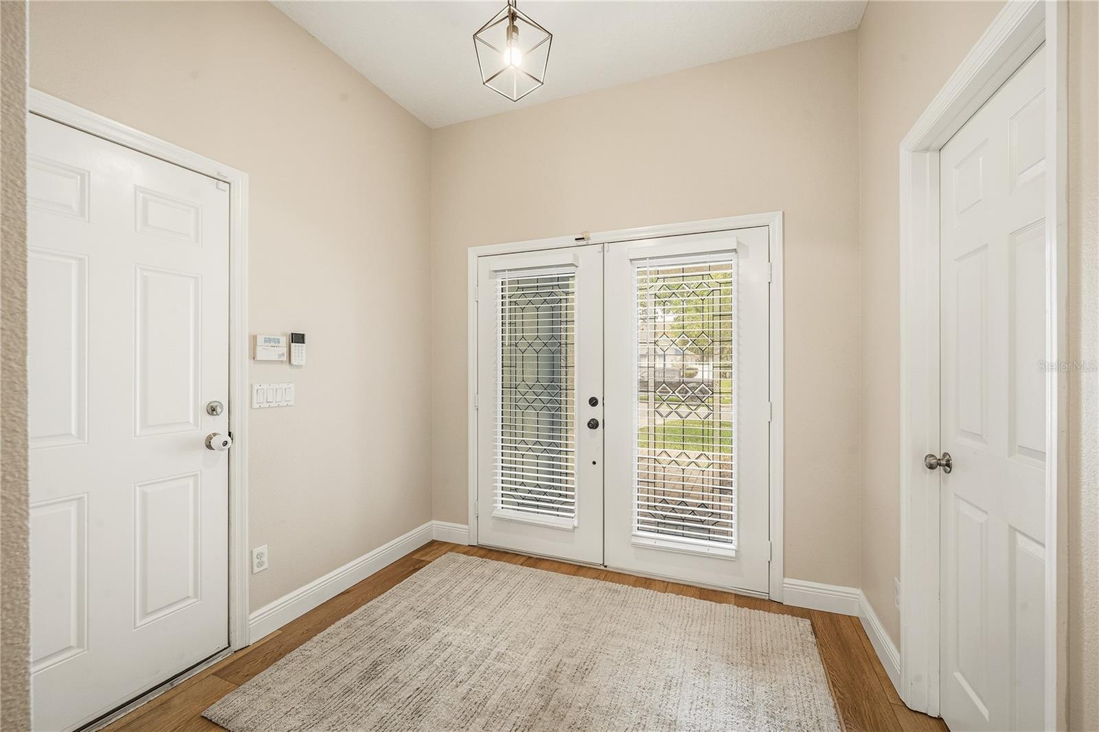 Image 4 of 42 For 107 Calabria Springs Cove