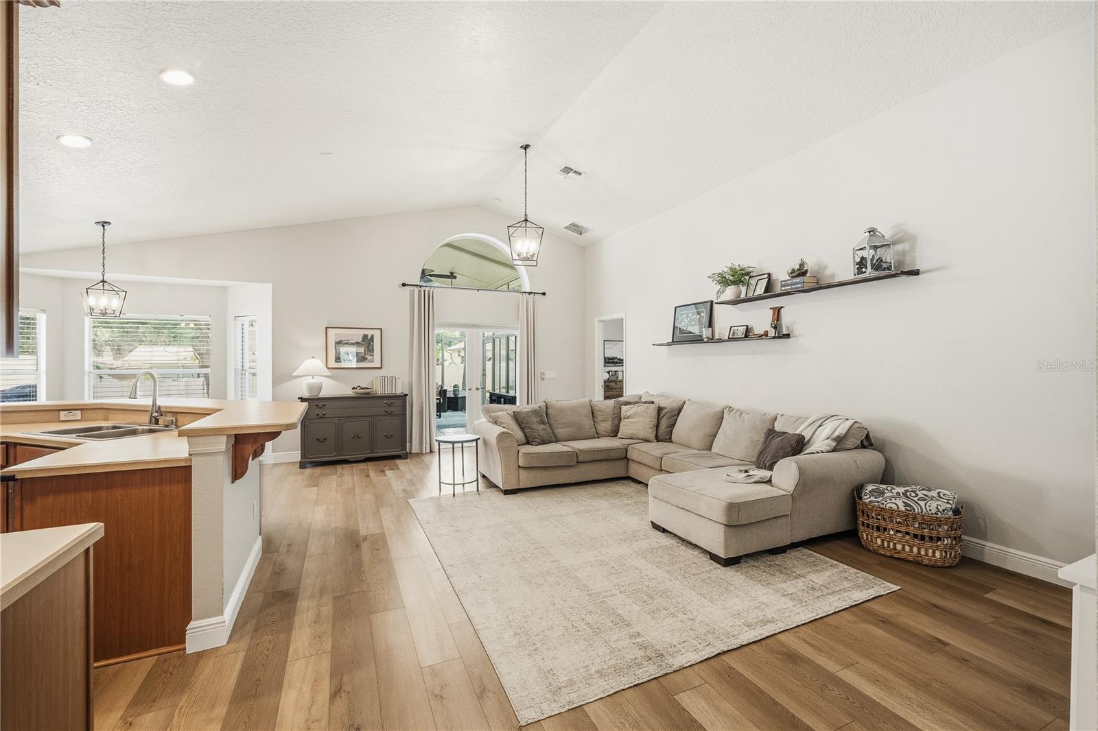 Image 8 of 42 For 107 Calabria Springs Cove