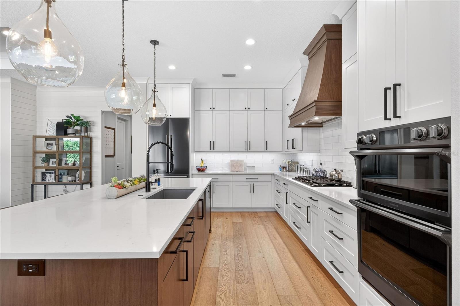 Image 15 of 61 For 427 Raehn Street