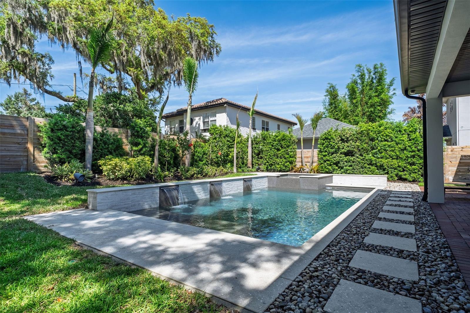 Image 30 of 61 For 427 Raehn Street