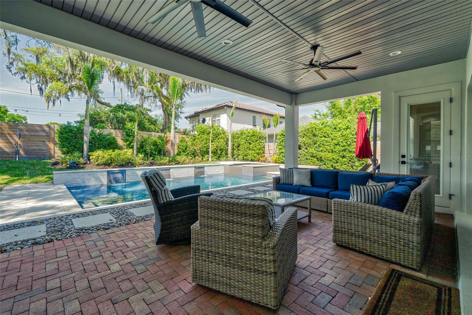 Image 33 of 61 For 427 Raehn Street