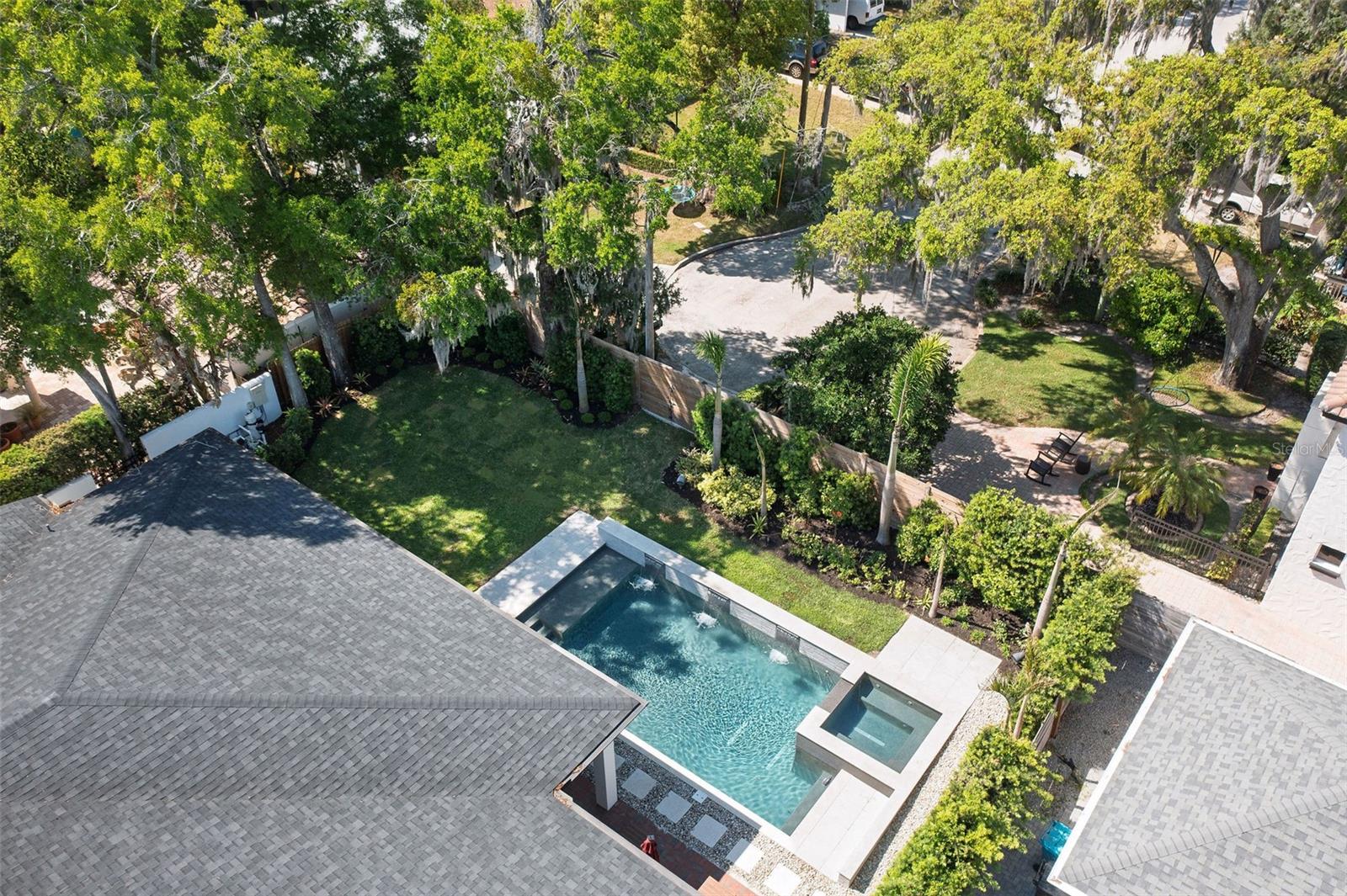 Image 34 of 61 For 427 Raehn Street