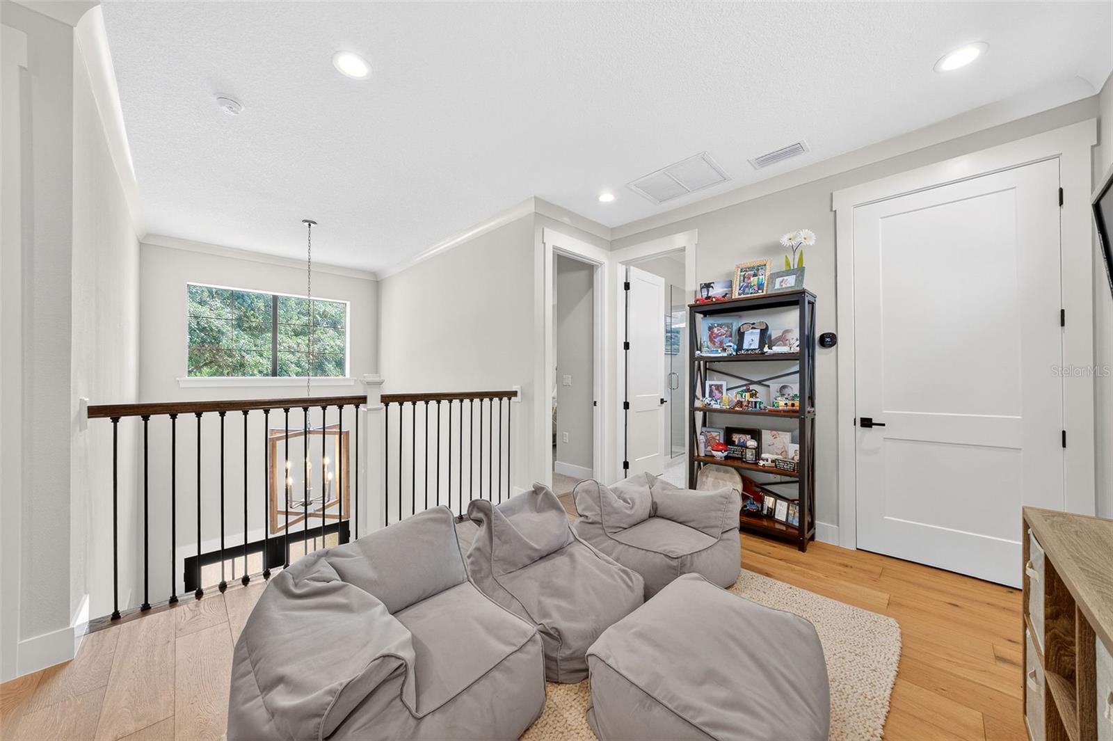 Image 48 of 61 For 427 Raehn Street