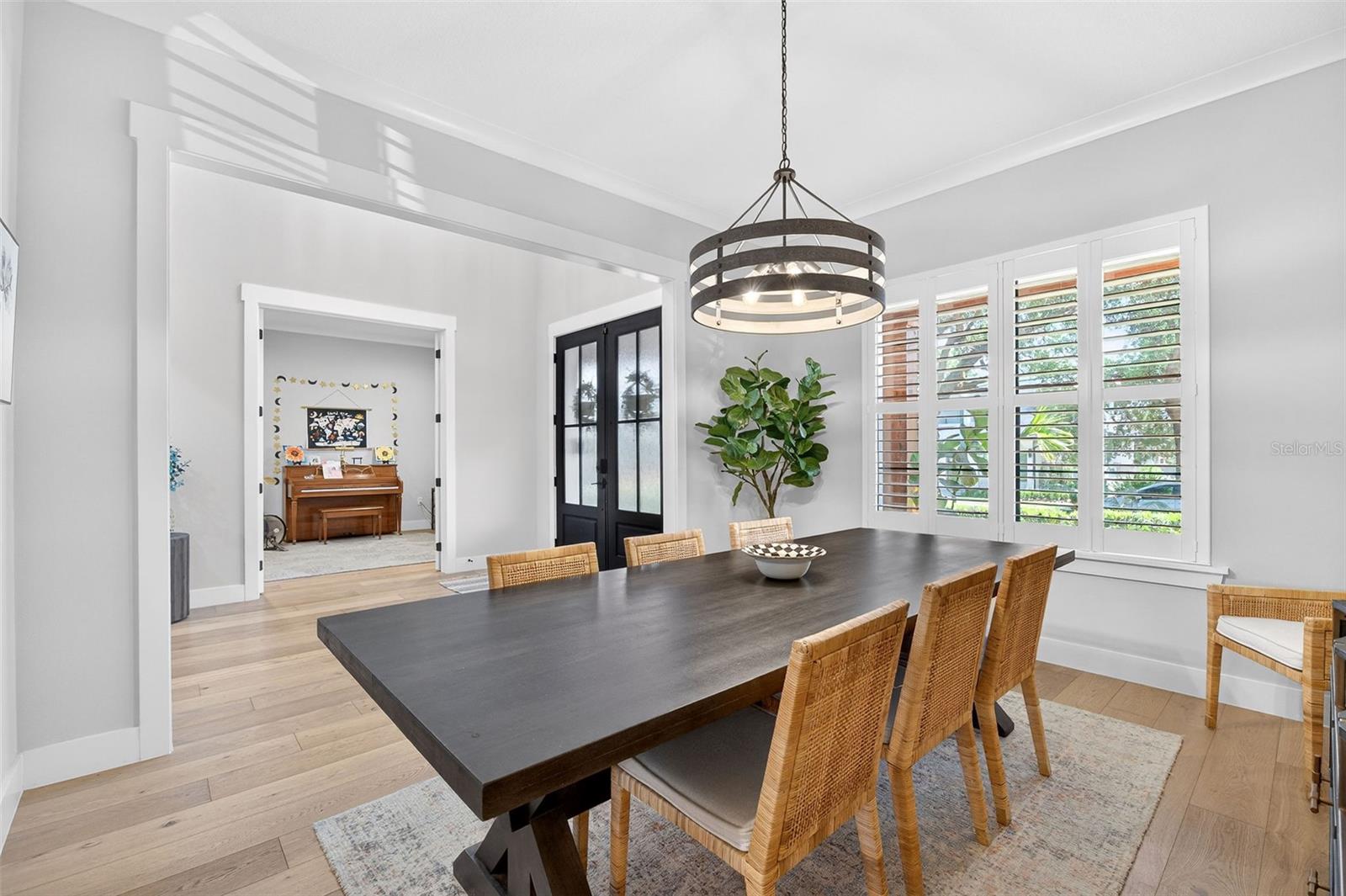 Image 5 of 61 For 427 Raehn Street