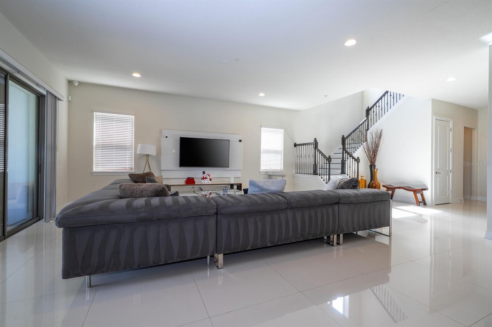 Image 15 of 63 For 11142 Lemon Lake Boulevard