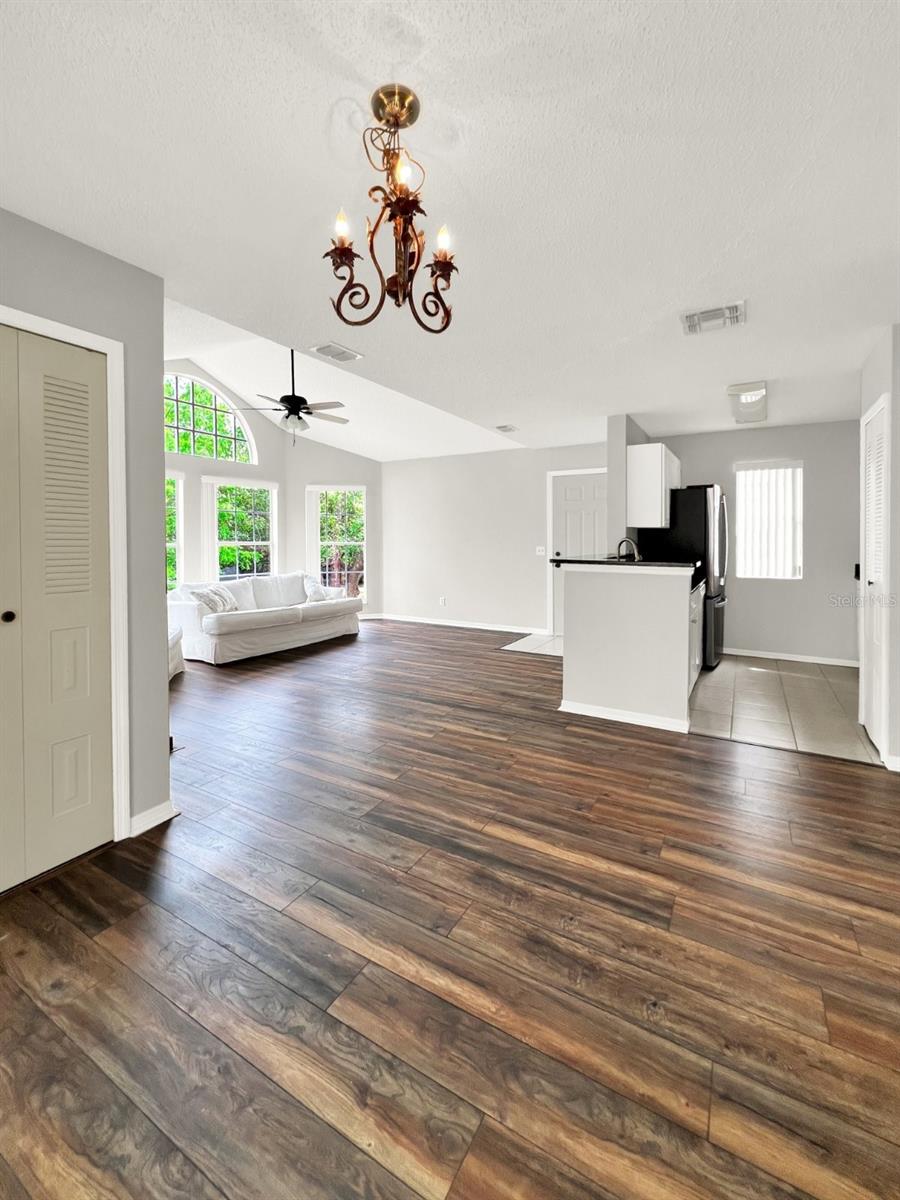 Image 10 of 51 For 652 Roaring Drive 230