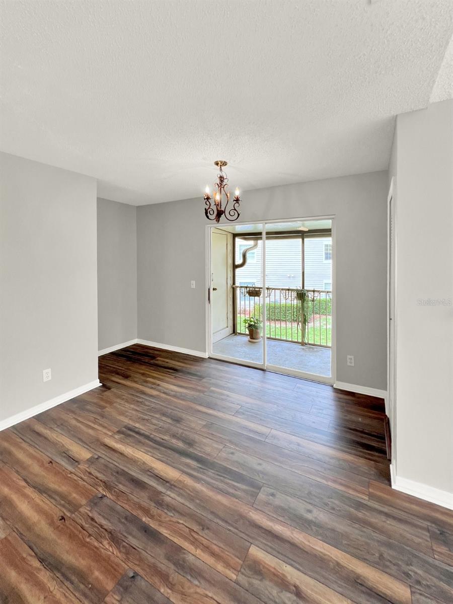 Image 11 of 51 For 652 Roaring Drive 230