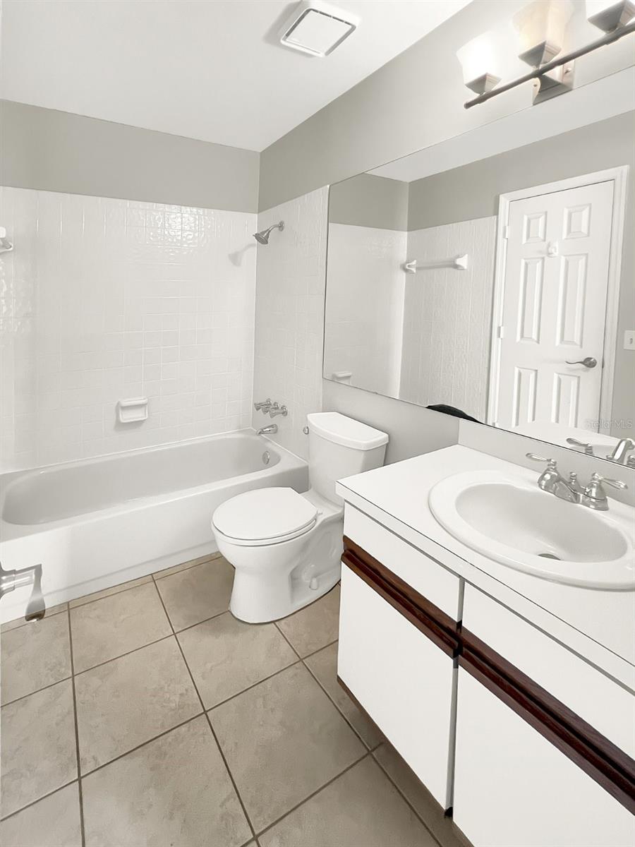 Image 20 of 51 For 652 Roaring Drive 230