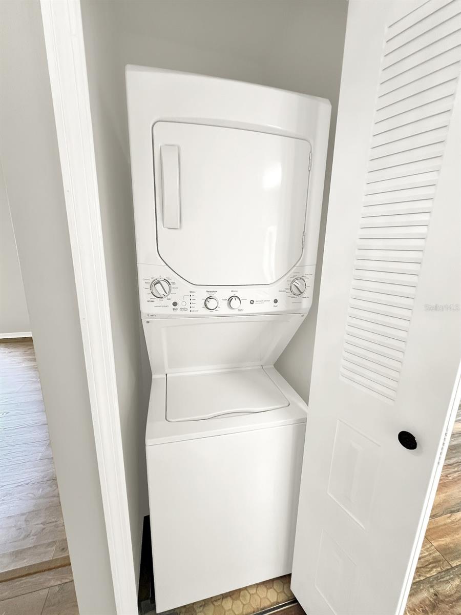 Image 22 of 51 For 652 Roaring Drive 230