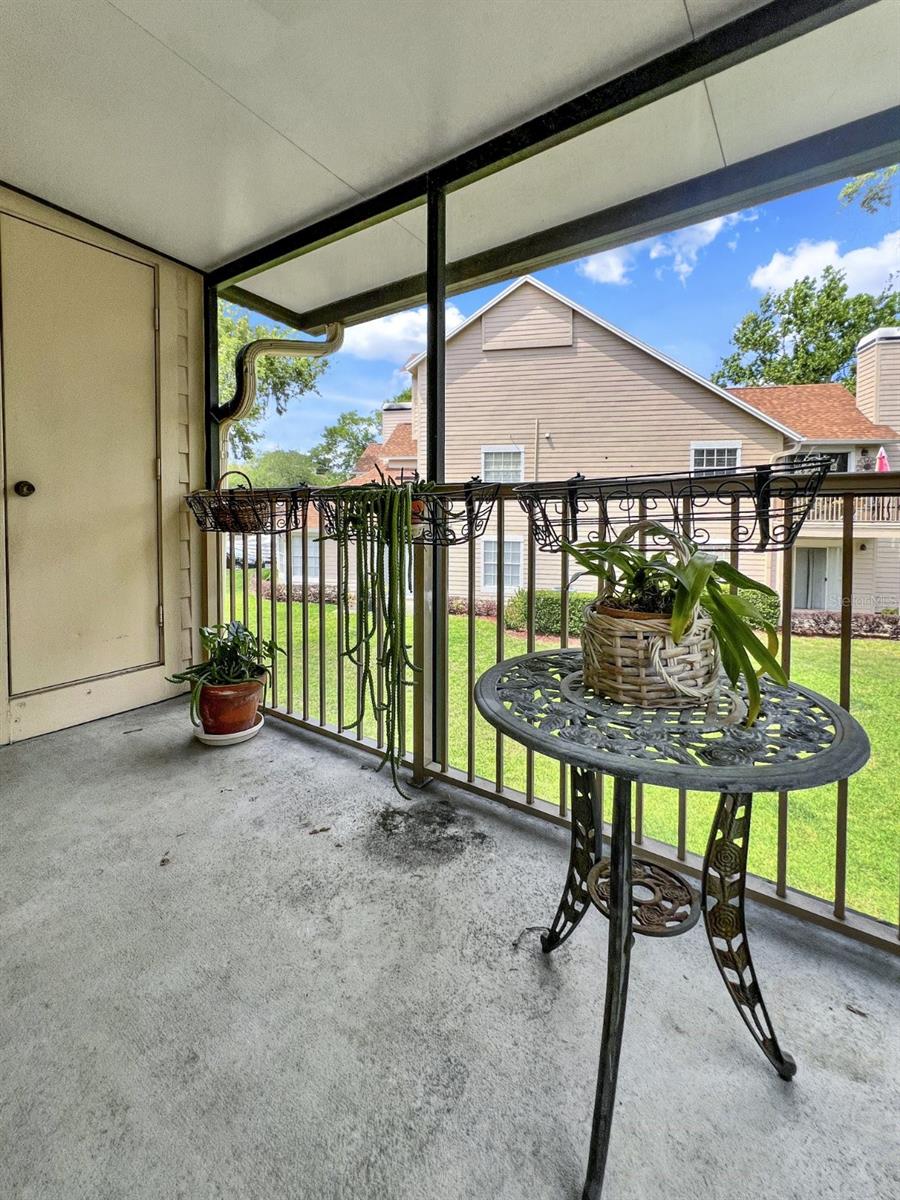 Image 24 of 51 For 652 Roaring Drive 230