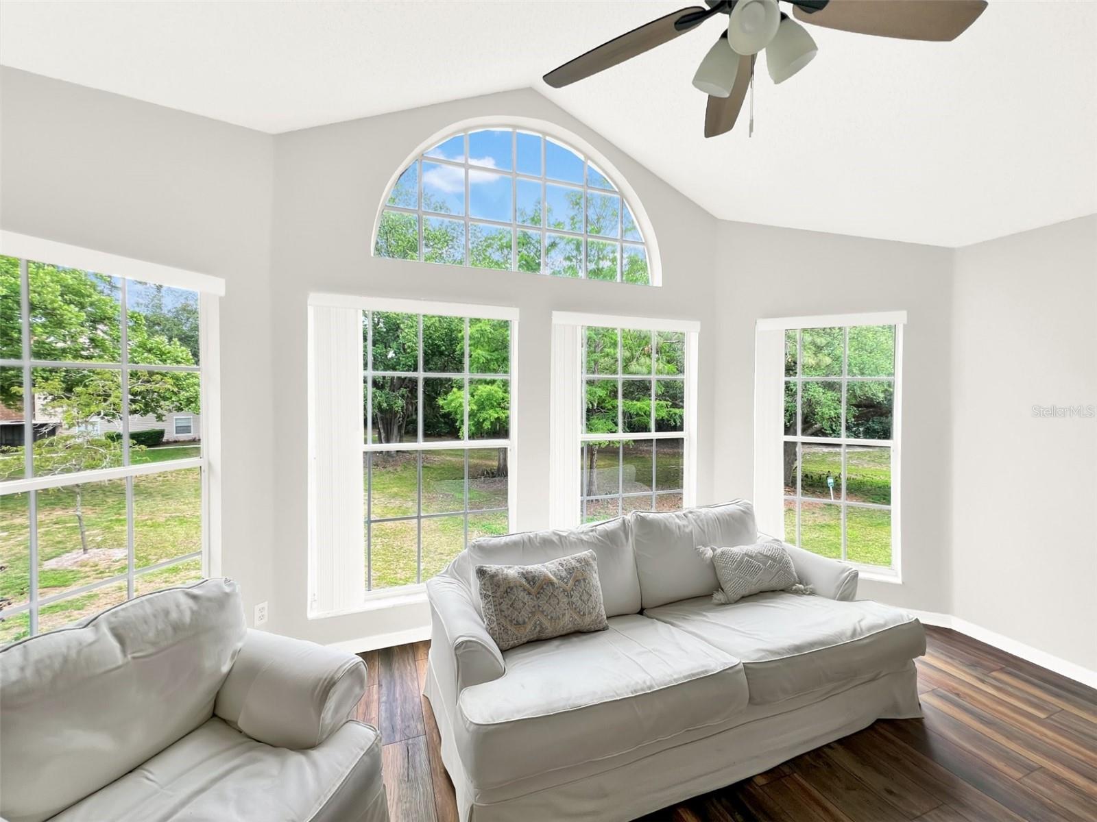 Image 3 of 51 For 652 Roaring Drive 230