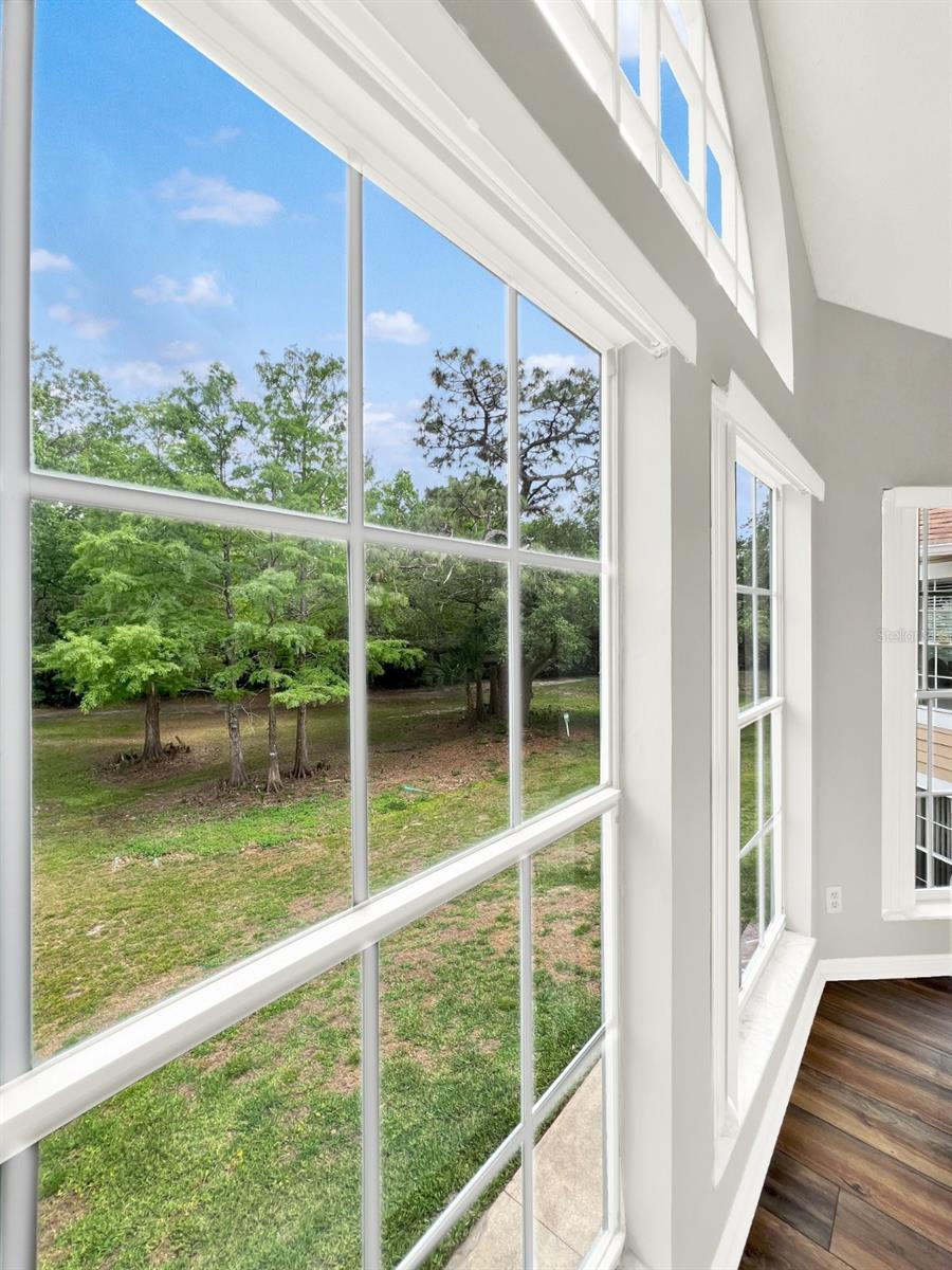 Image 5 of 51 For 652 Roaring Drive 230