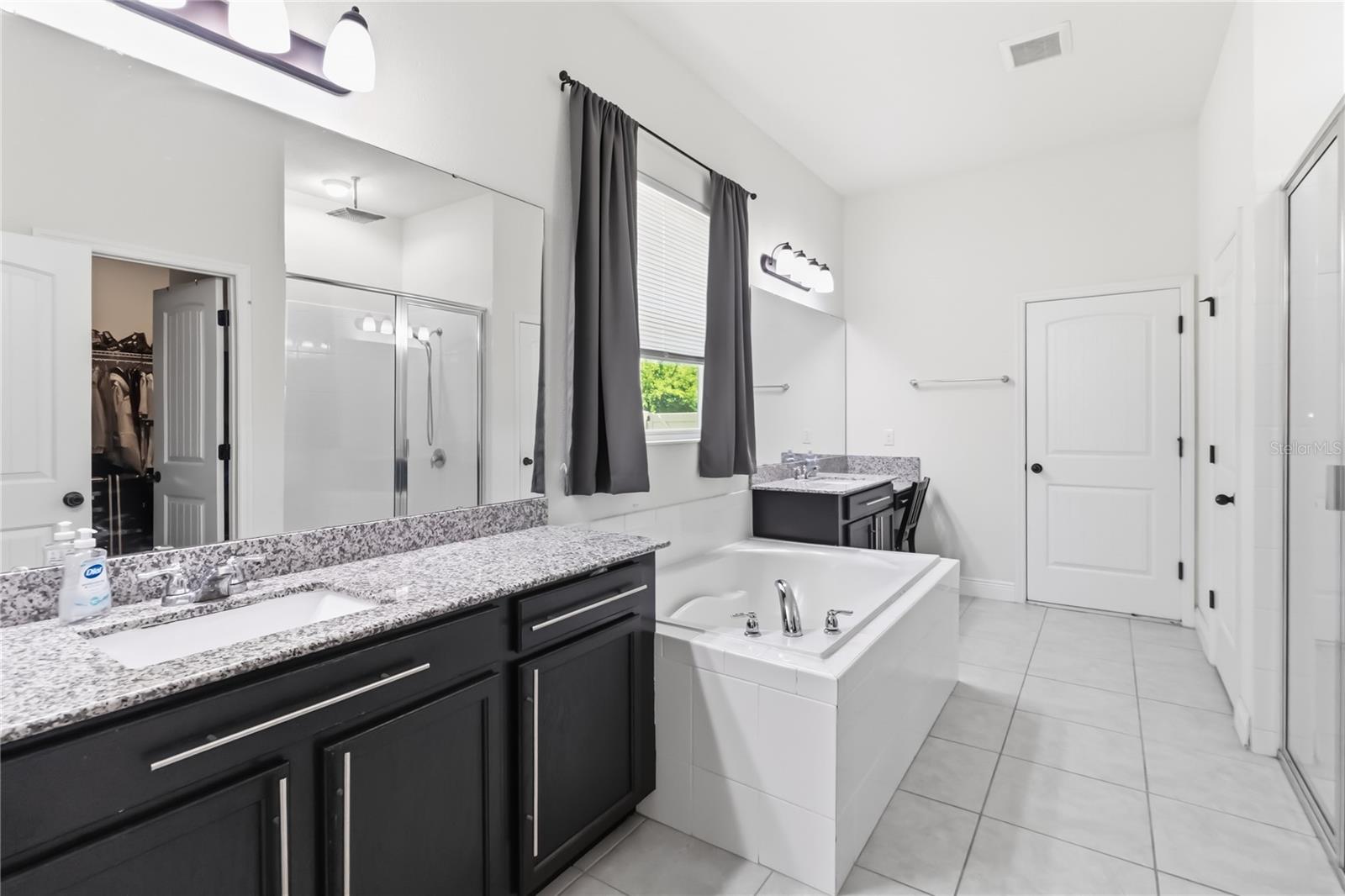 Image 19 of 47 For 659 Red Haven Lane