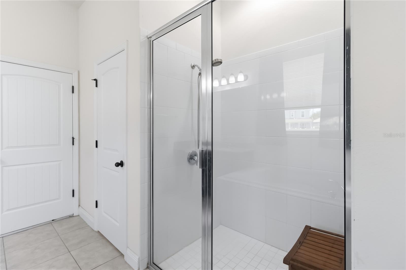 Image 20 of 47 For 659 Red Haven Lane