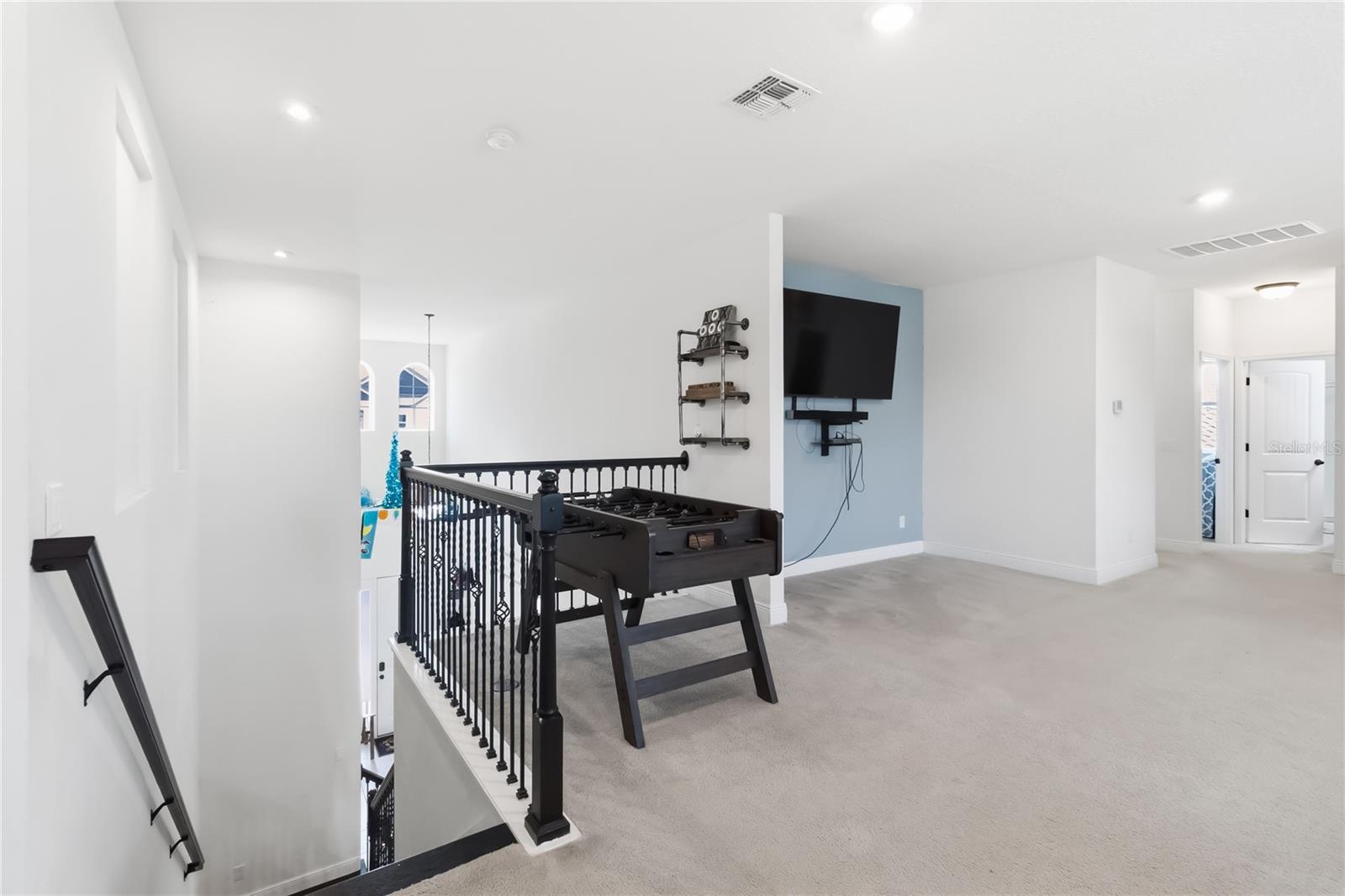 Image 22 of 47 For 659 Red Haven Lane