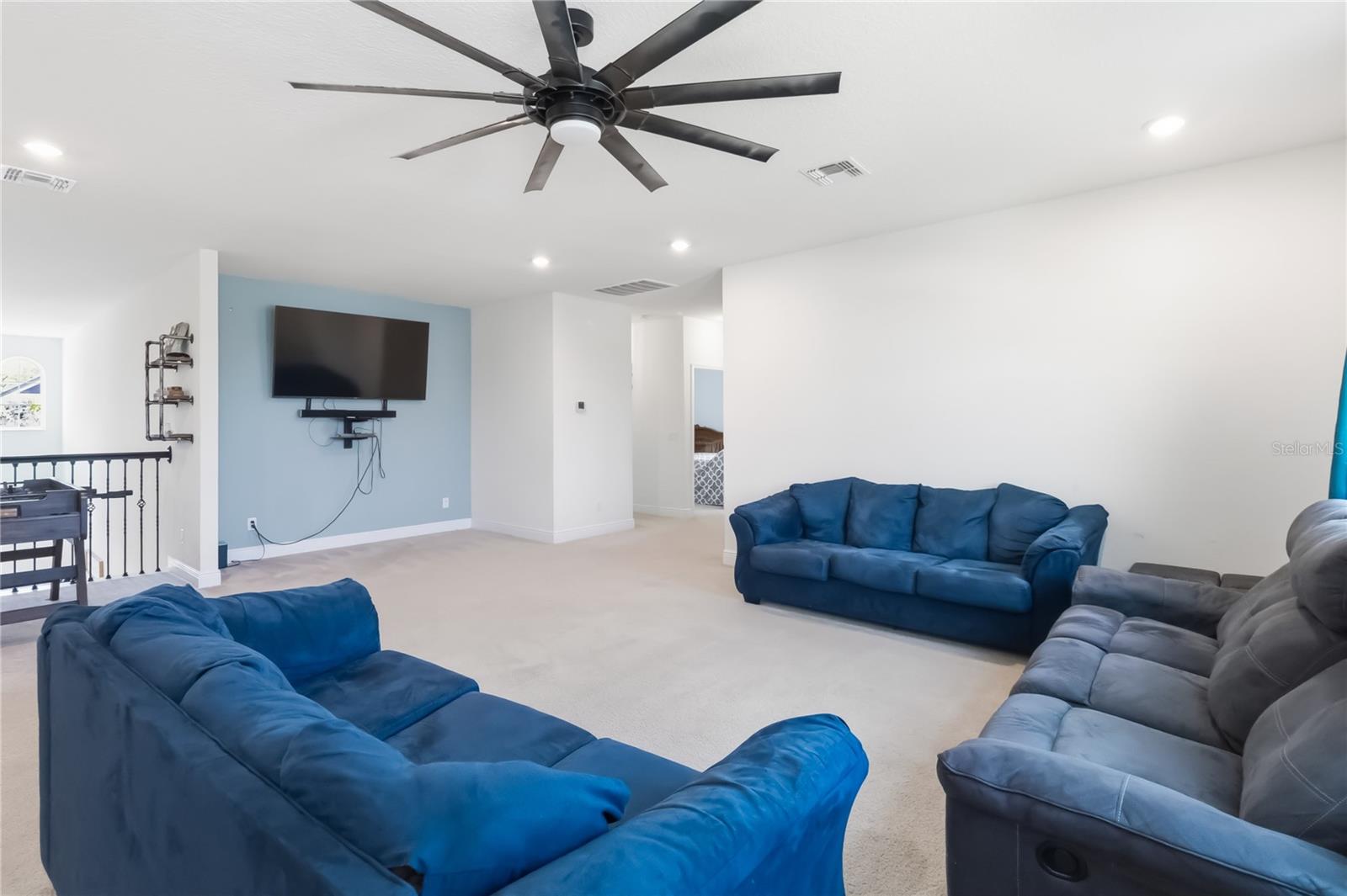 Image 24 of 47 For 659 Red Haven Lane