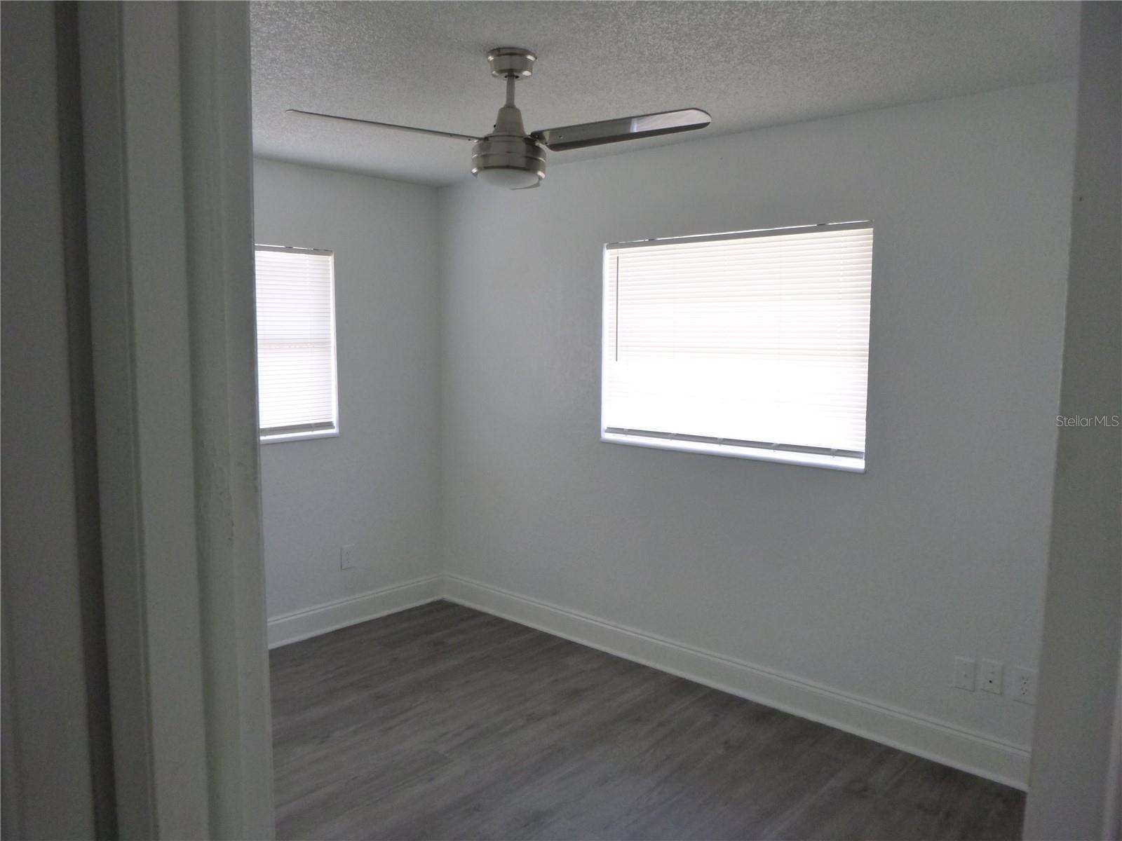 Image 7 of 15 For 572 Santiago Avenue