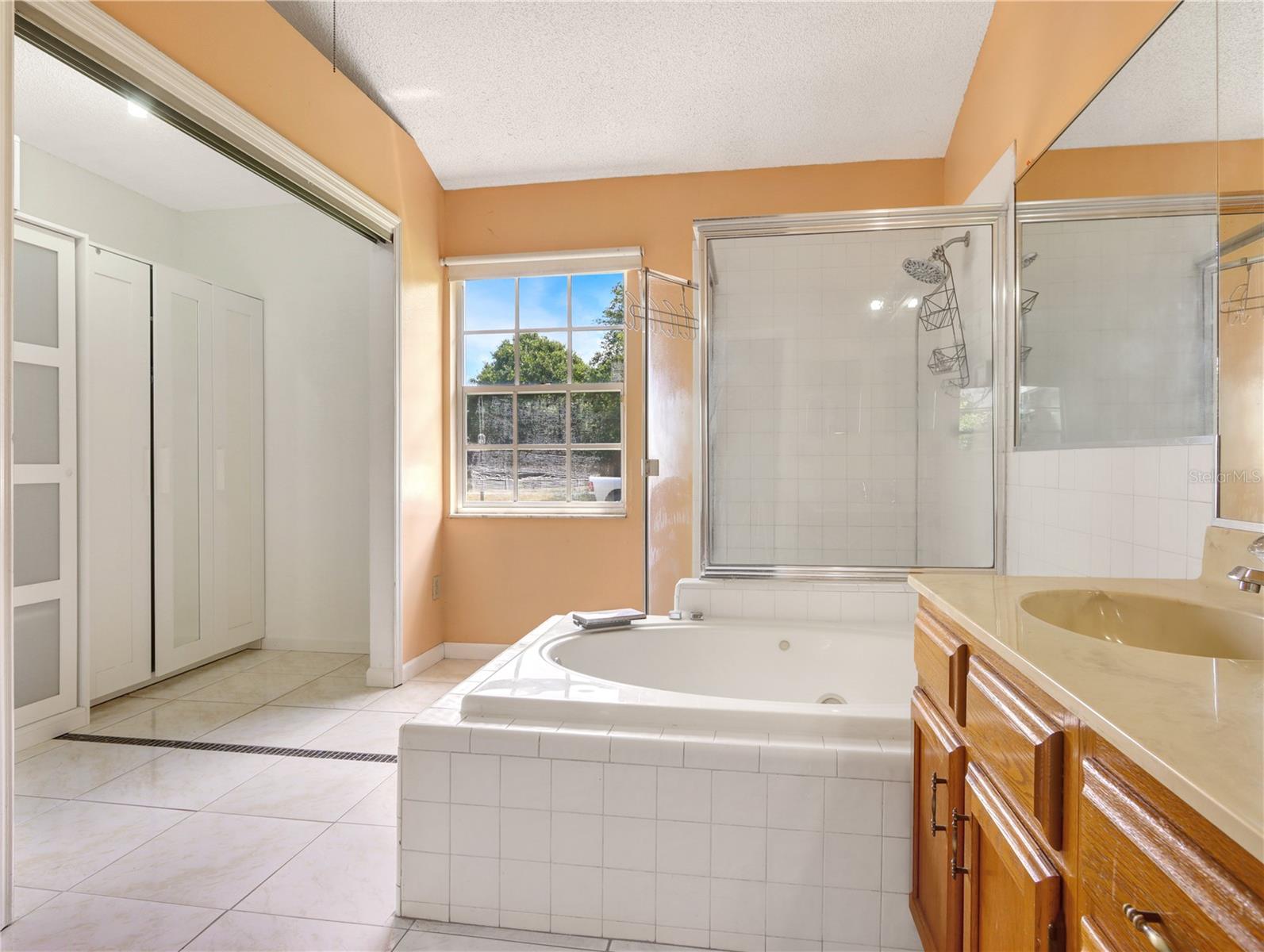 Image 11 of 21 For 870 Lake Como