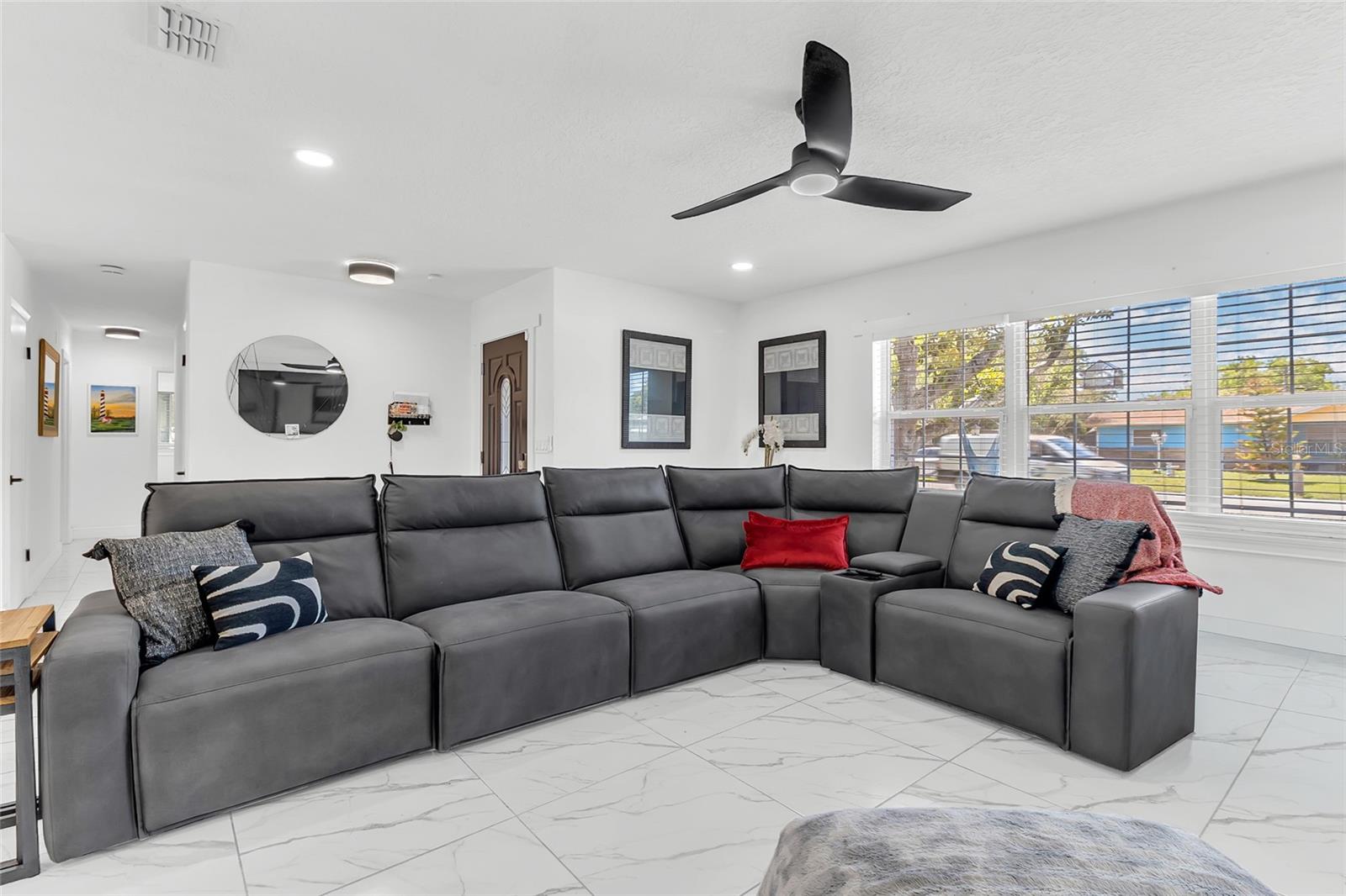 Image 11 of 42 For 425 Wisconsin Avenue