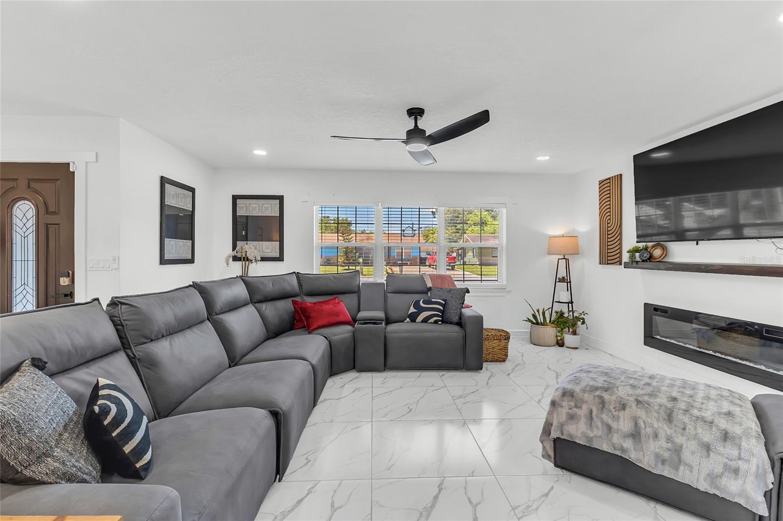 Image 12 of 42 For 425 Wisconsin Avenue