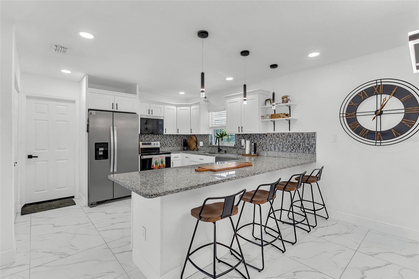 Image 13 of 42 For 425 Wisconsin Avenue