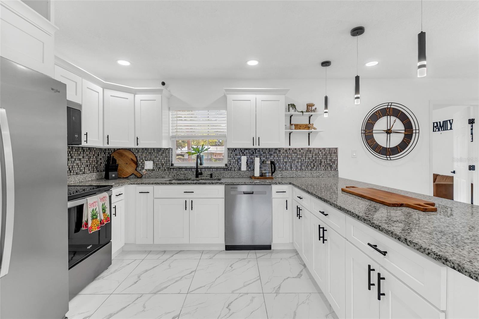 Image 14 of 42 For 425 Wisconsin Avenue