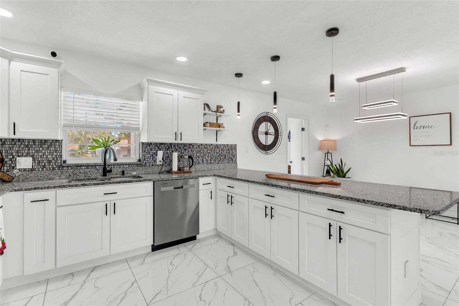 Image 15 of 42 For 425 Wisconsin Avenue