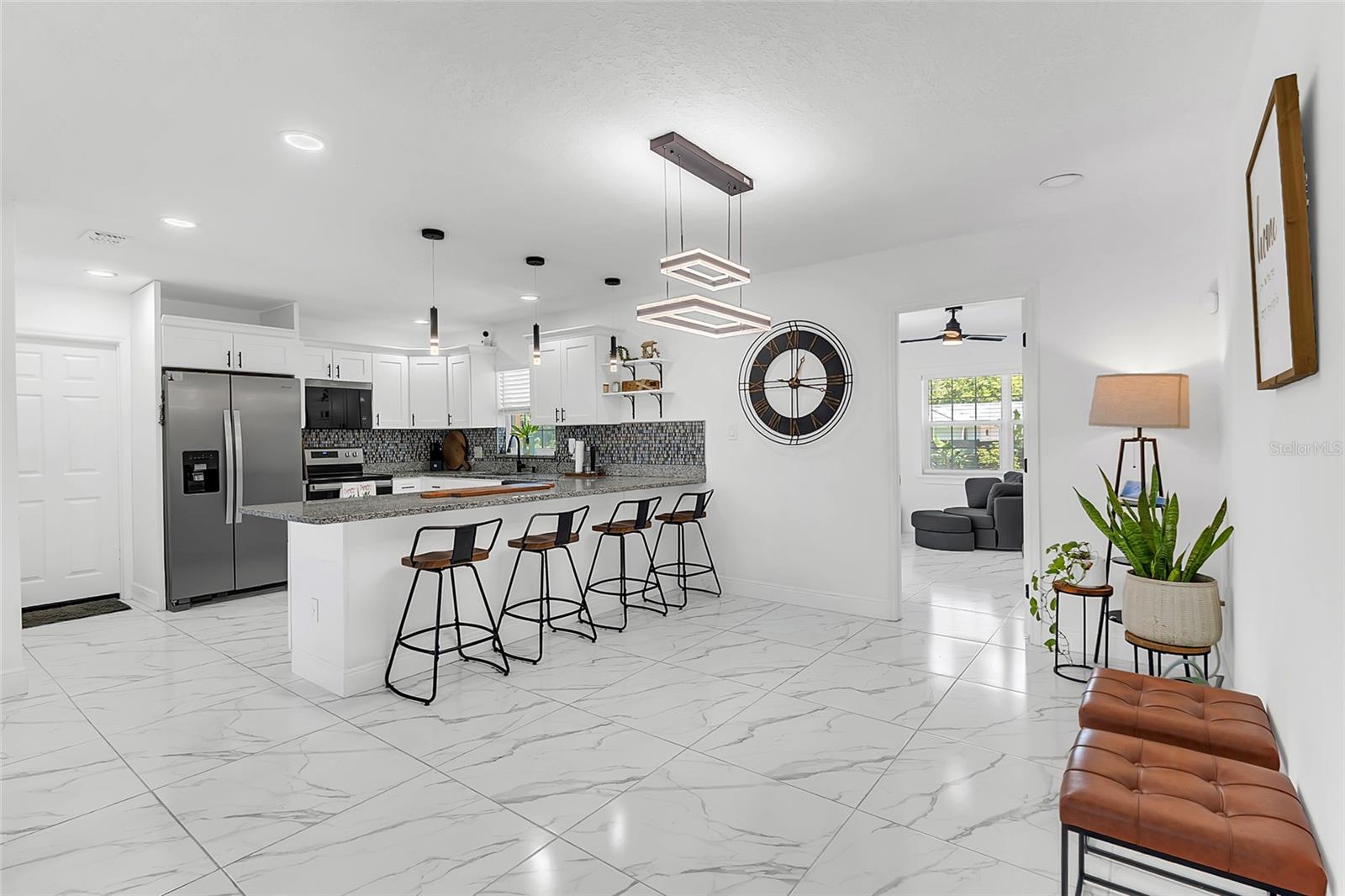 Image 16 of 42 For 425 Wisconsin Avenue