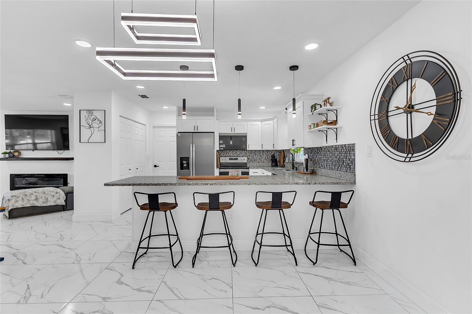 Image 17 of 42 For 425 Wisconsin Avenue