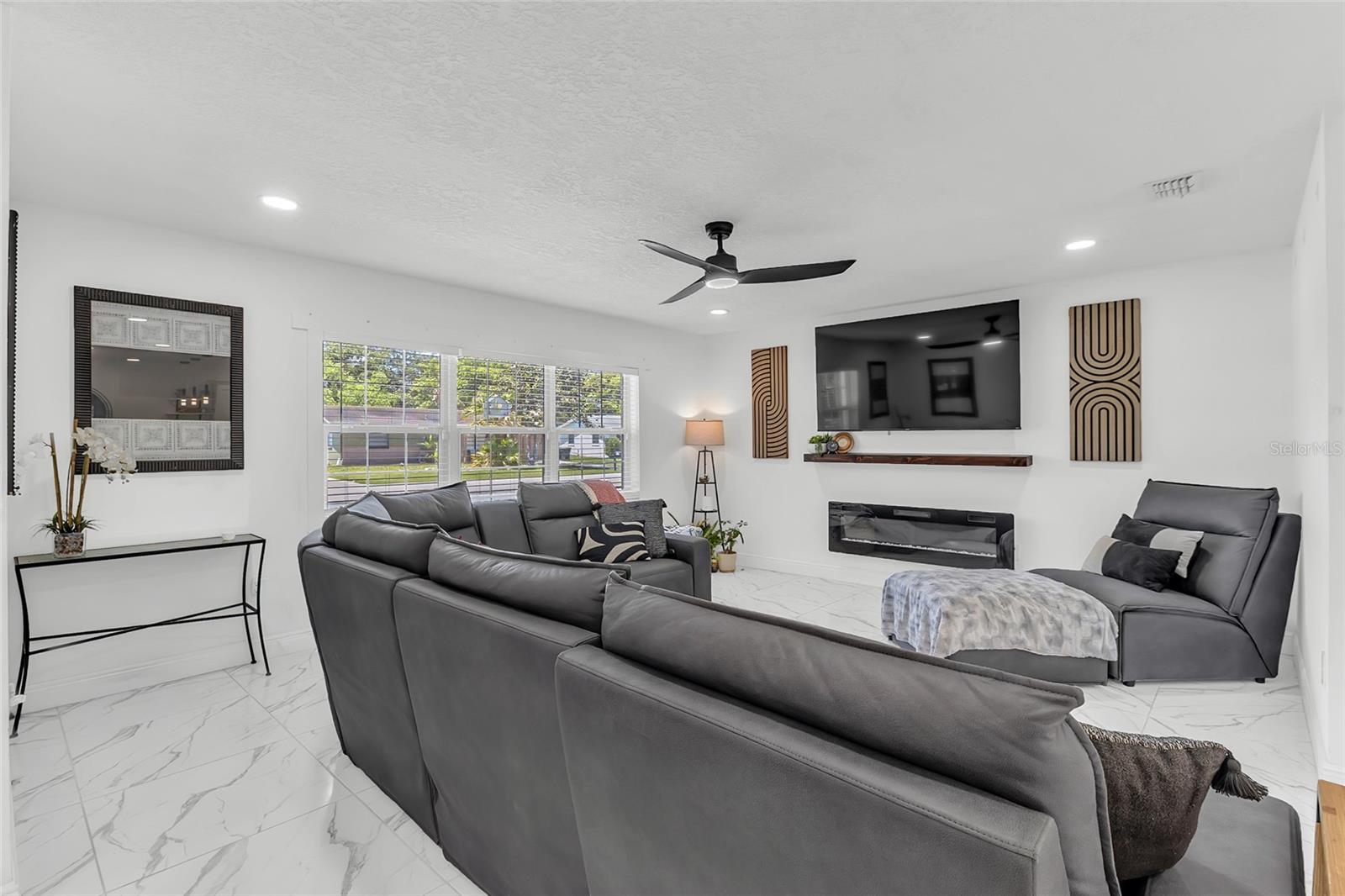 Image 8 of 42 For 425 Wisconsin Avenue