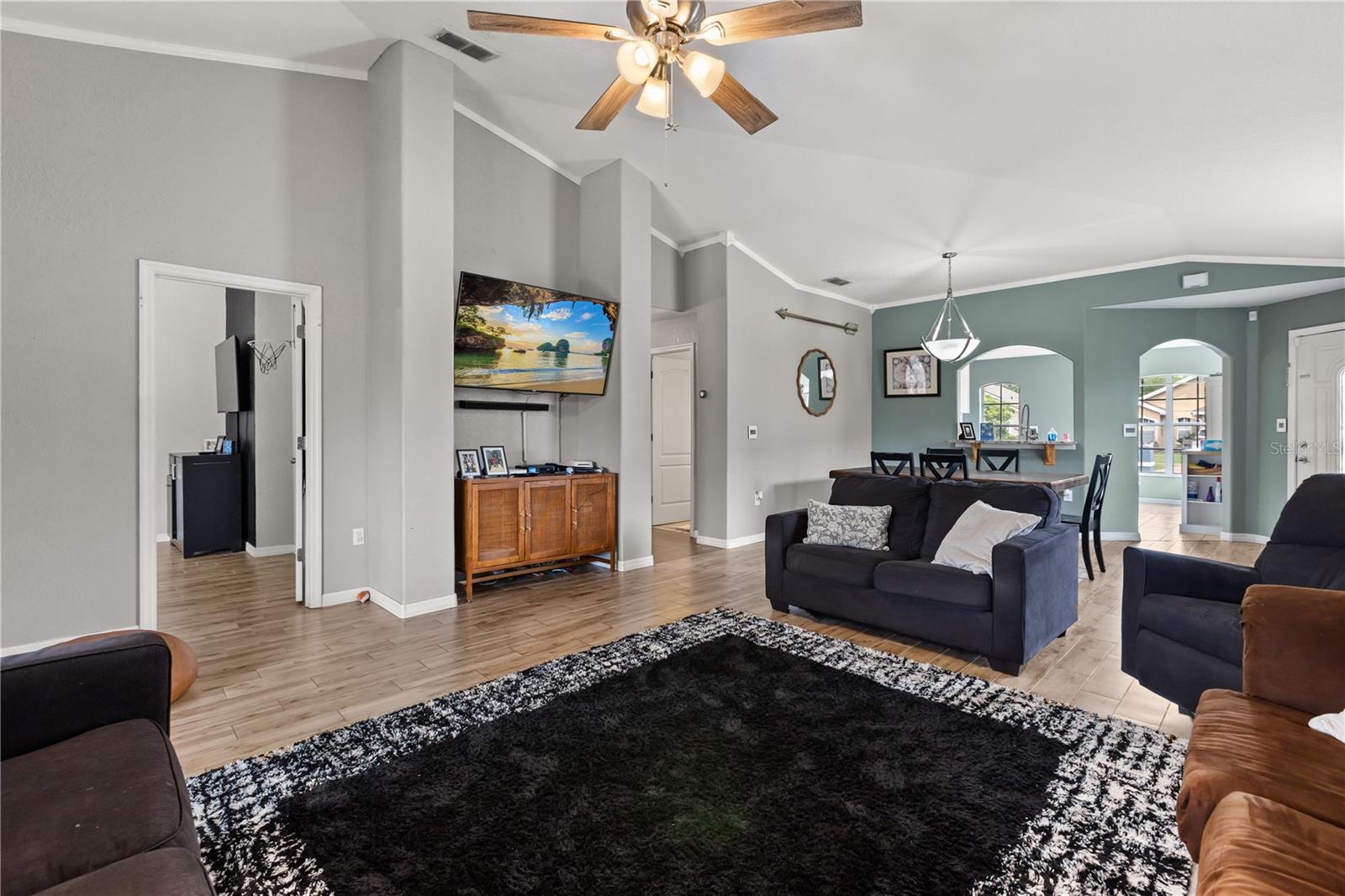 Image 4 of 31 For 2643 Pine Glen Court