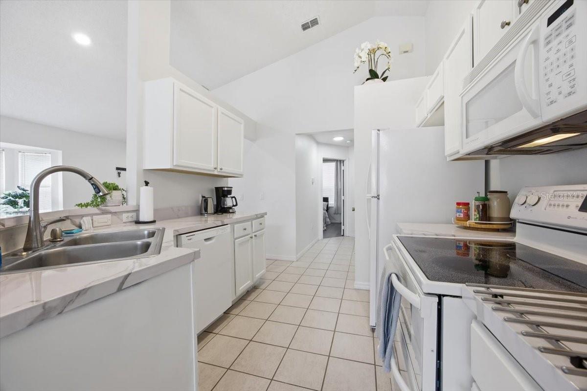 Image 11 of 26 For 1518 Gulf Vue Drive