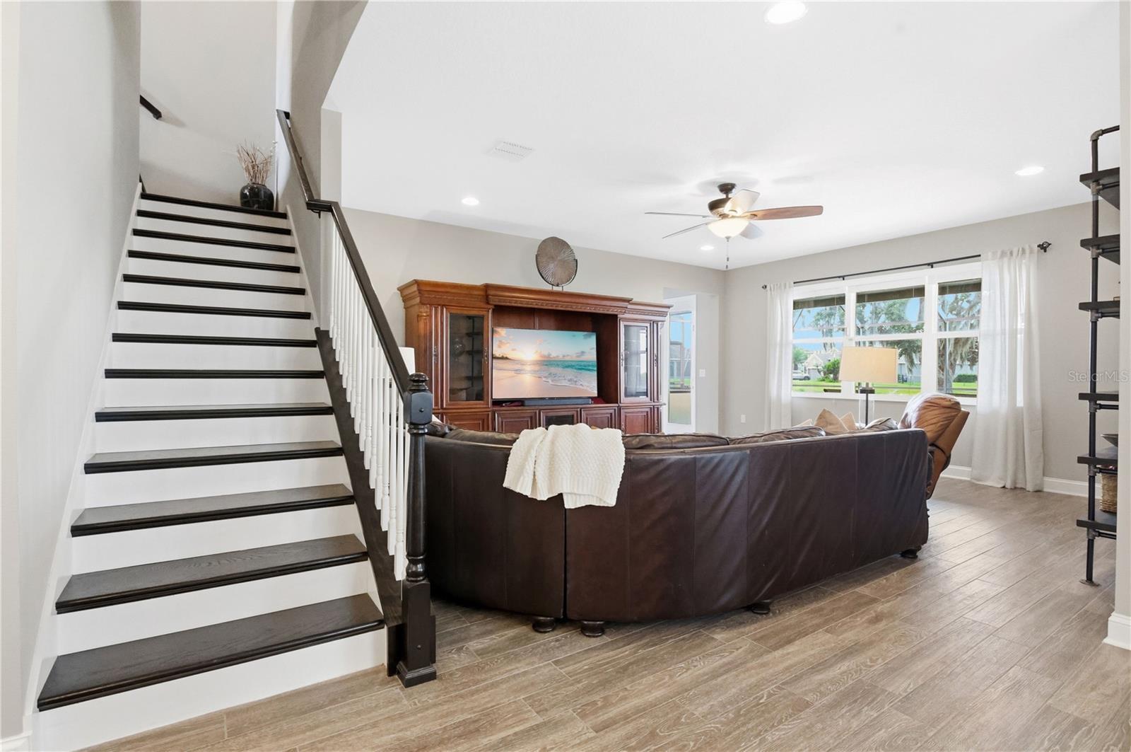 Image 16 of 70 For 15200 Lake Claire Overlook Drive