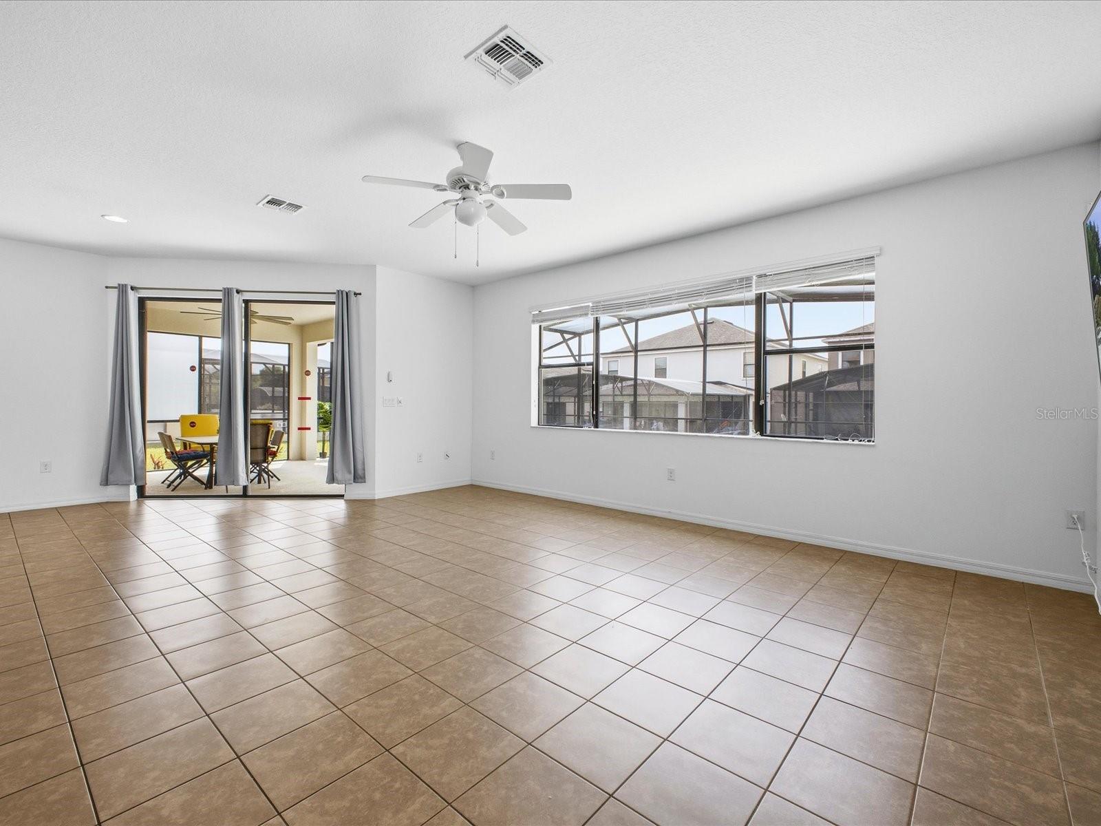 Image 11 of 58 For 2621 Rosemont Circle