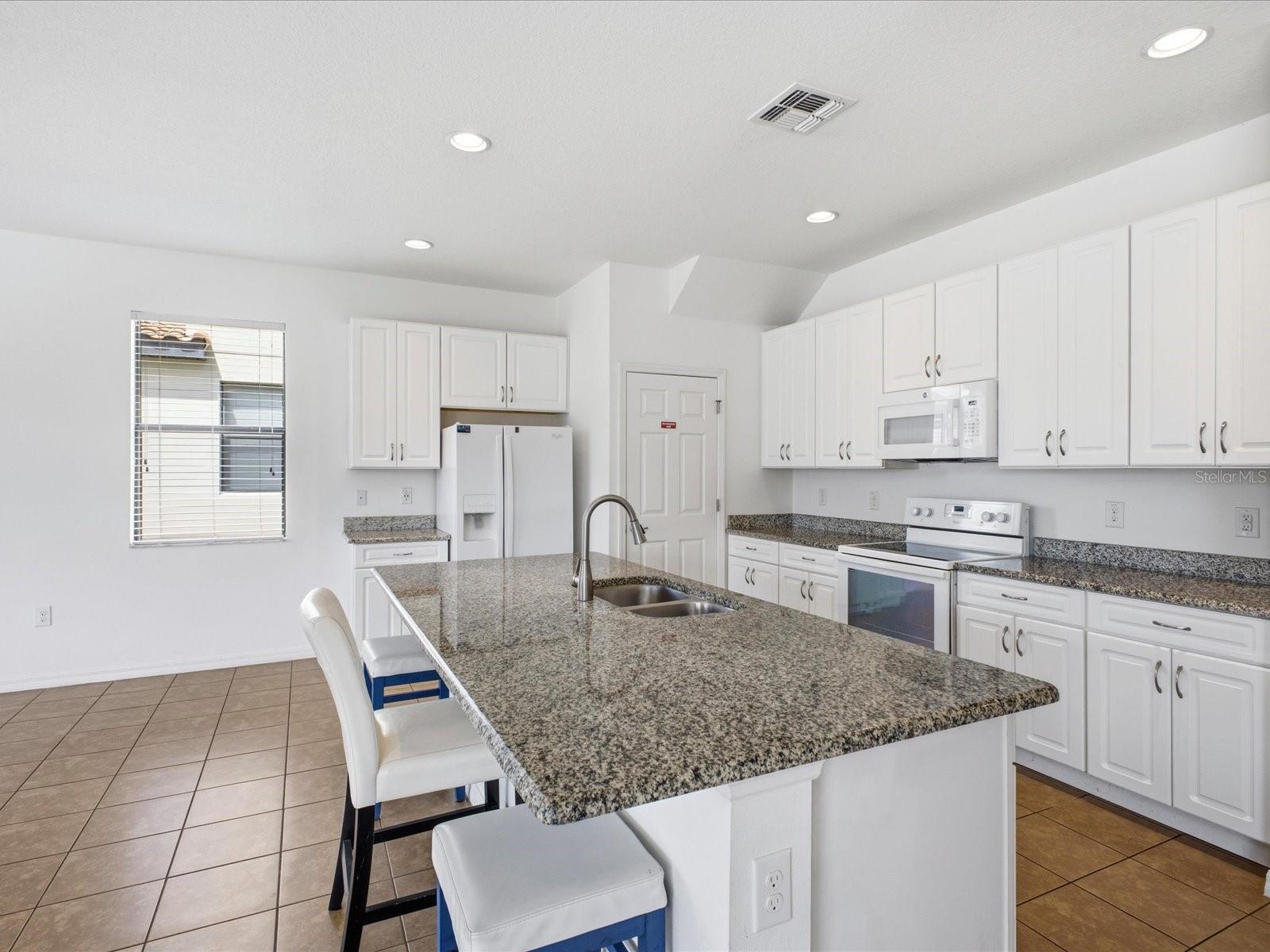 Image 13 of 58 For 2621 Rosemont Circle