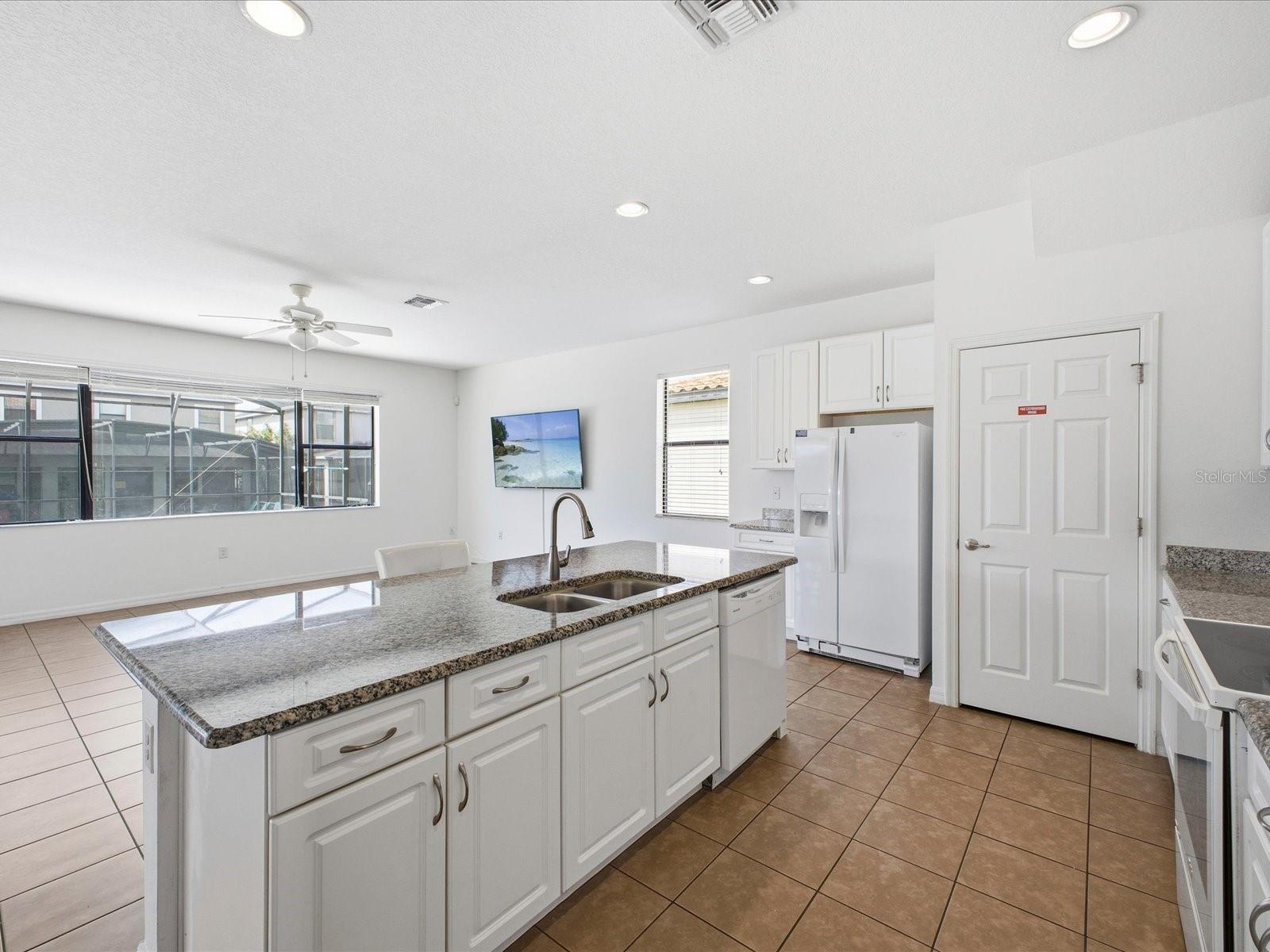 Image 14 of 58 For 2621 Rosemont Circle