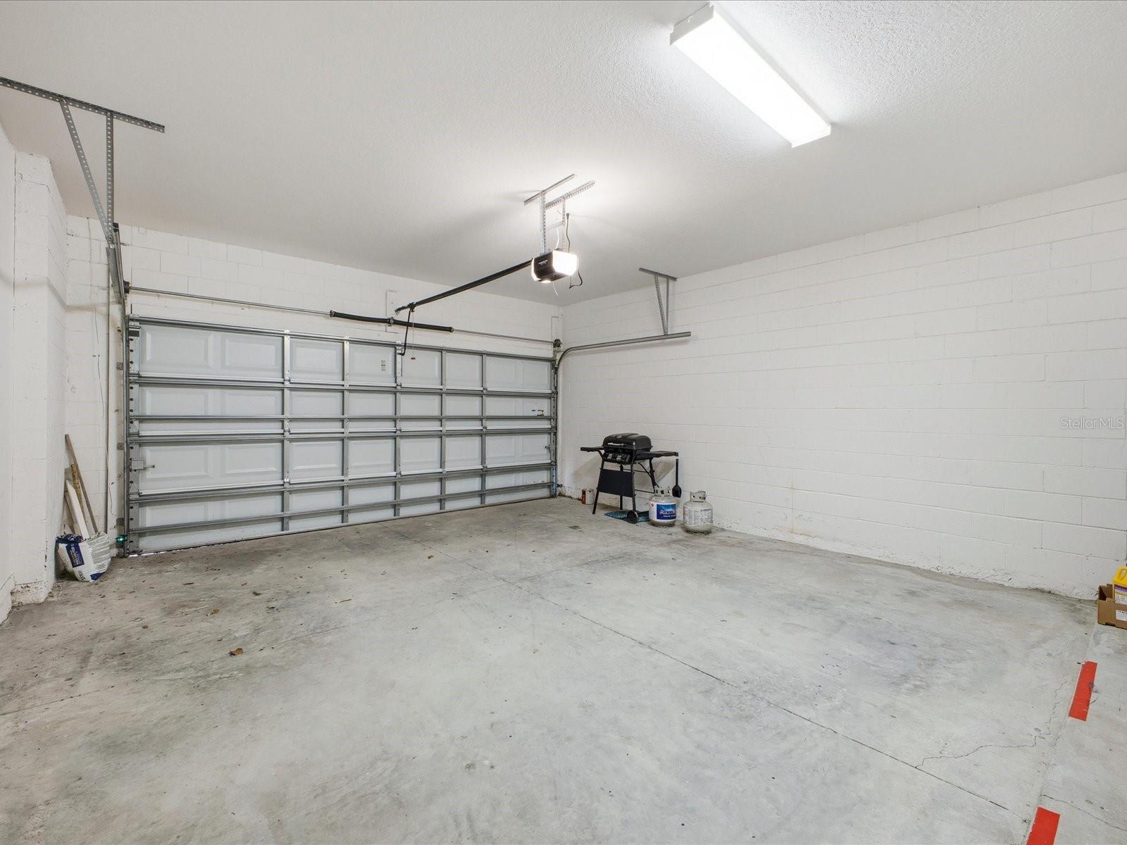 Image 34 of 58 For 2621 Rosemont Circle