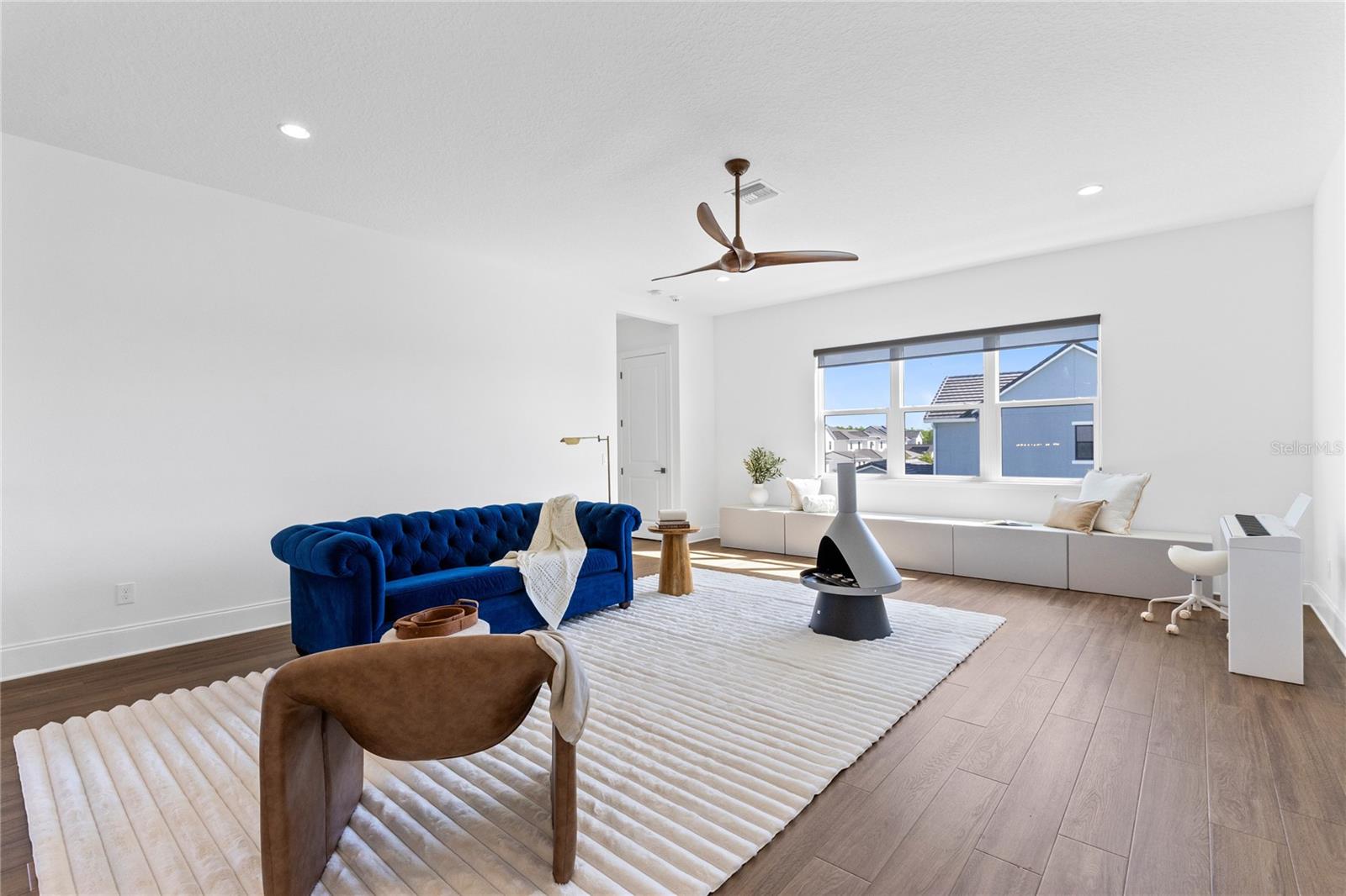 Image 37 of 74 For 9076 Santorini Drive