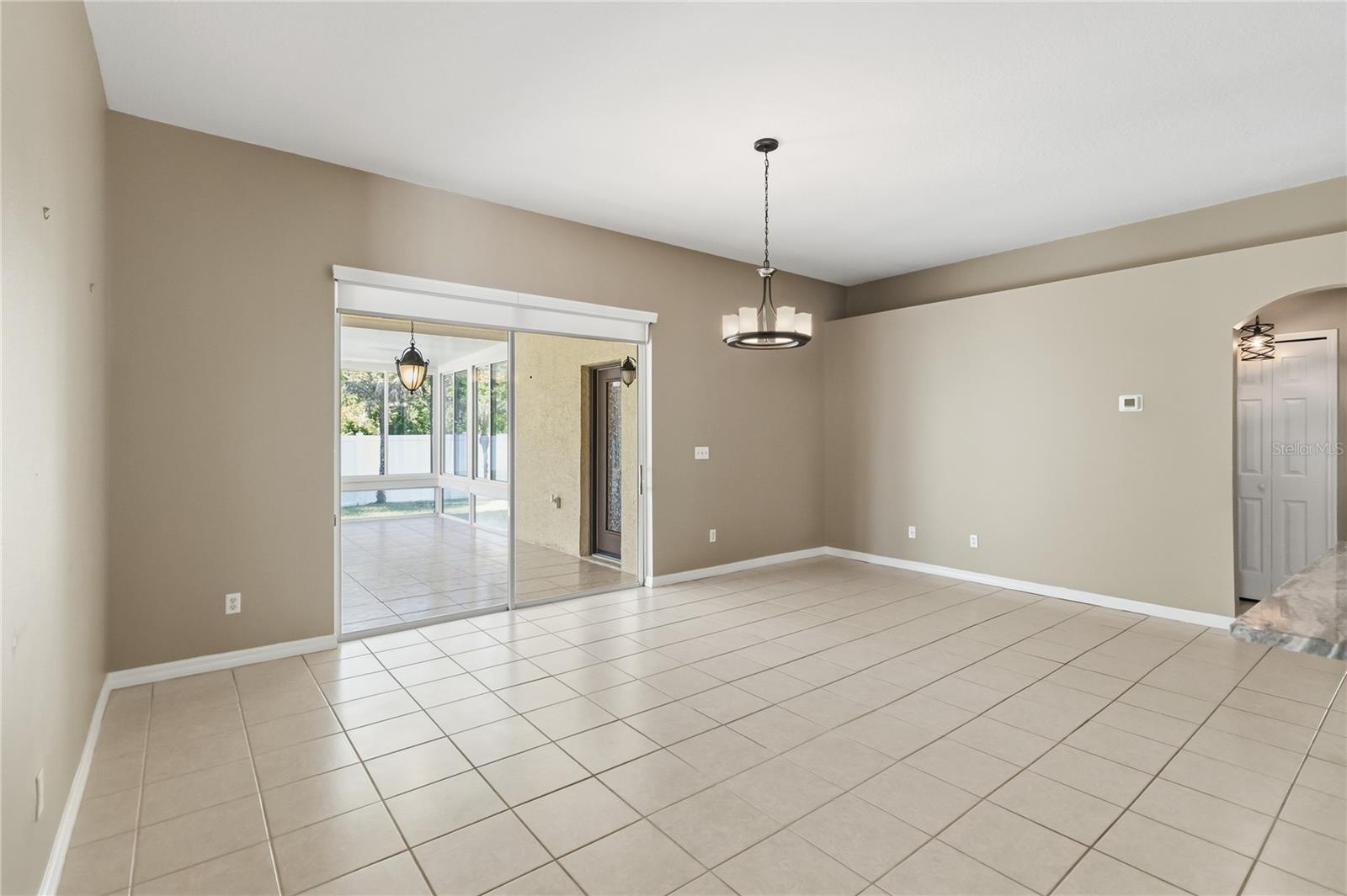 Image 11 of 41 For 677 Buckhaven Loop